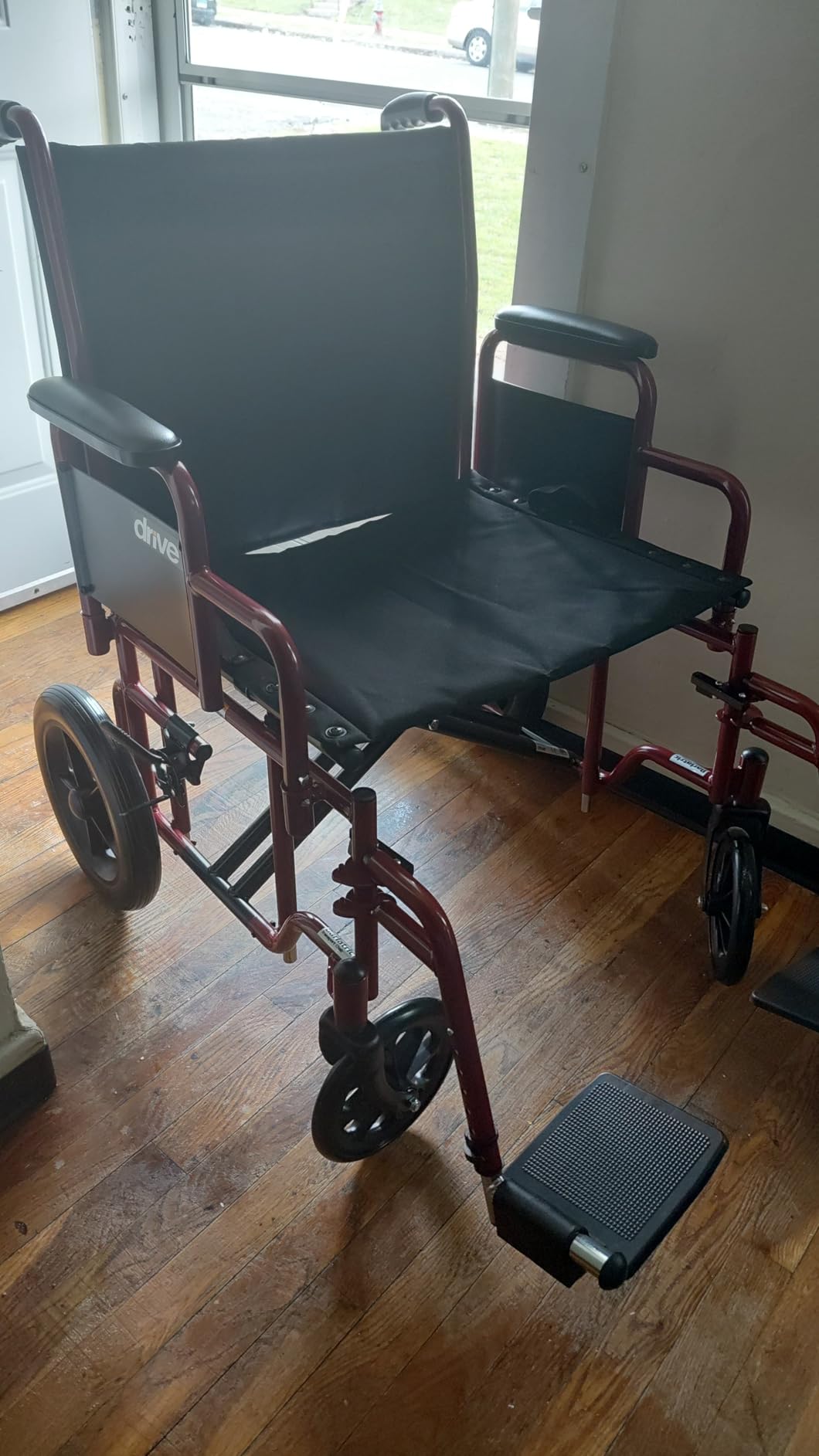 Drive Medical BTR22-R Bariatric Heavy Duty Transport Wheelchair, Red customer photo 1