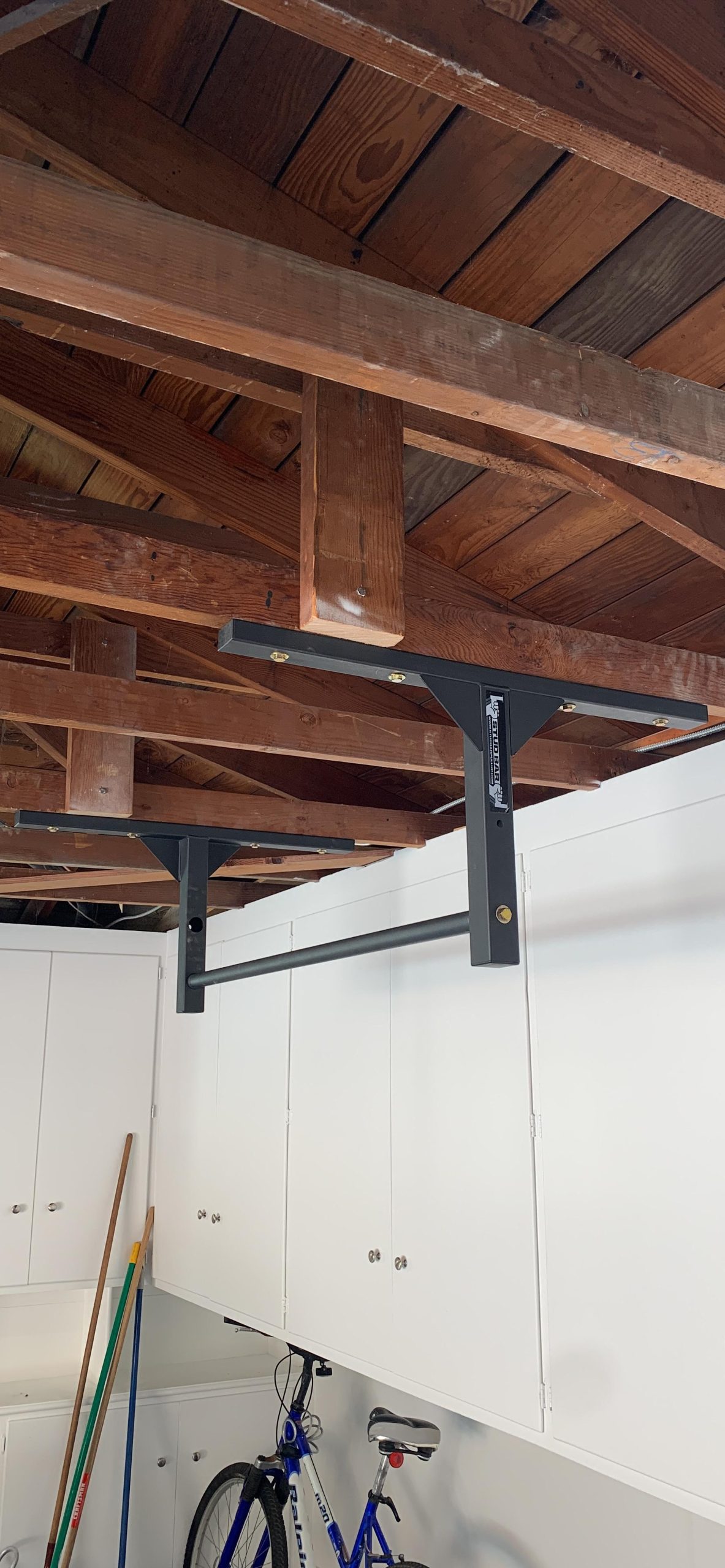 Stud Bar Heavy-Duty Pull-Up Bar - Ceiling or Wall Mount - Gym-Quality Steel, 600 lb Capacity - Fits 9 ft Ceilings customer photo 1