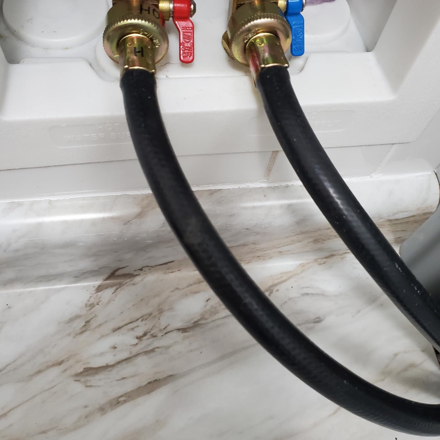 Whirlpool 8212641RP Genuine OEM Washer Fill Hoses, 5-Foot Black Water Supply Hoses for Washing Machines customer photo 1