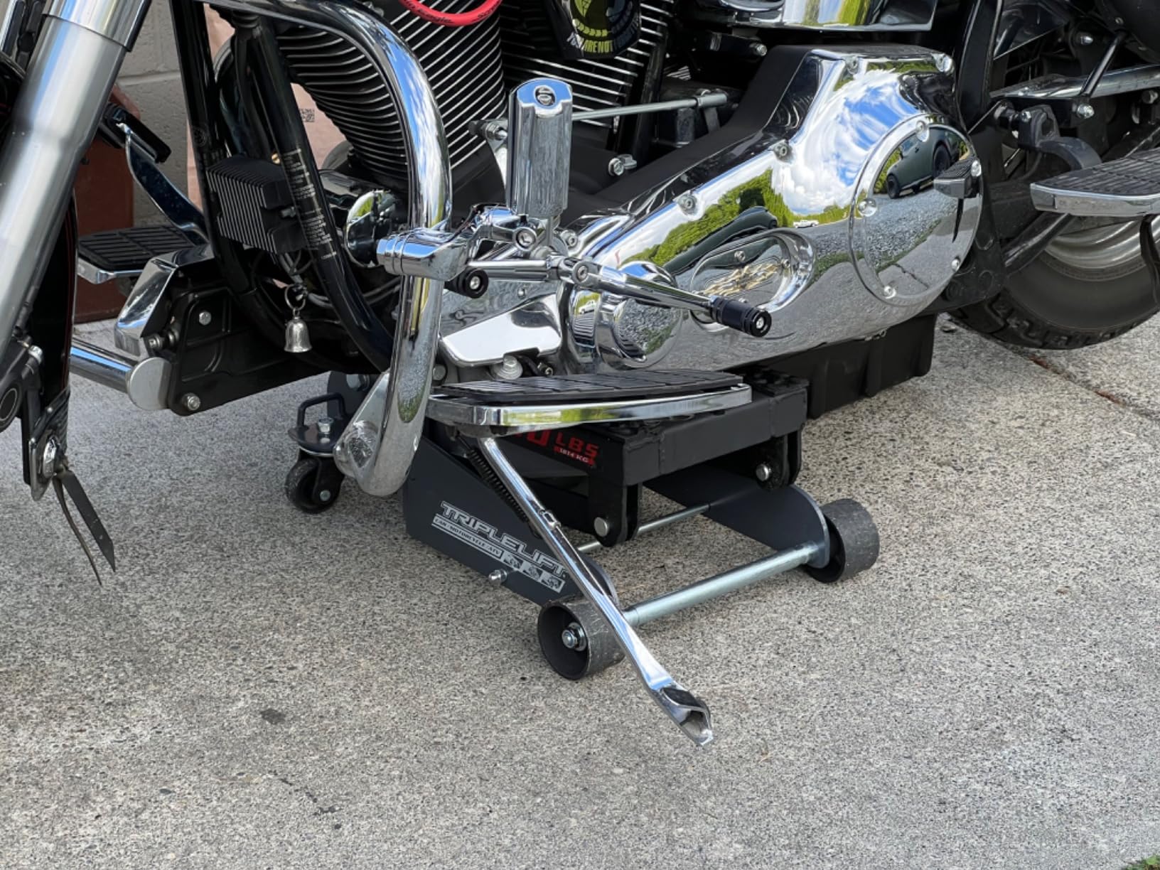 Powerbuilt 2 Ton Triple Lift Floor Jack, Works on Cars, Trucks, Motorcycles, ATV's, Transmissions, 4-3/4 to 17 in. Range, Wide and Stable, Locking Safety Bar - 620422E customer photo 2