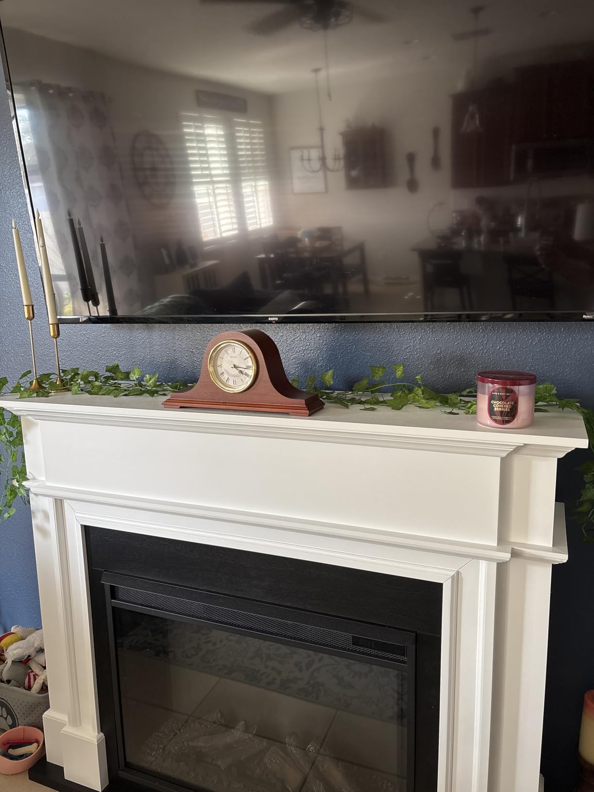 Bulova B1929 Bulova Annette I Chiming Mantel Clock, Model B1929 | Classic Mahogany Finish | Westminster Melody on the Hour | Battery Powered I Chiming Clock customer photo 1