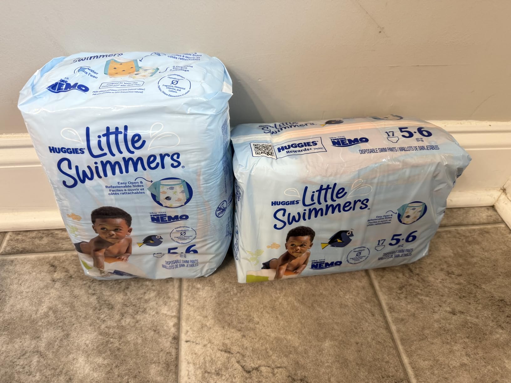 Huggies Little Swimmers Disposable Swim Diapers, Size 3 (16-26 lbs), 20 Ct customer photo 1