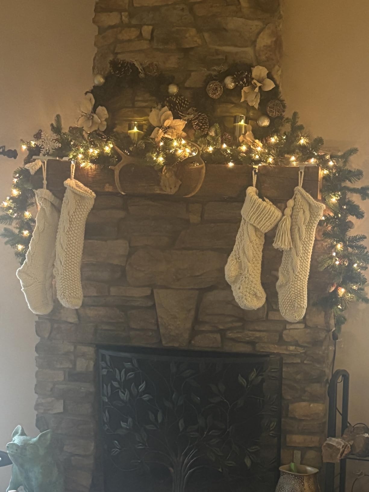 National Tree Company 9 ft Pre-Lit Carolina Pine Artificial Christmas Garland, Christmas Decoration with Pinecones, 100 Clear Lights, 240 Tips, Green customer photo 1