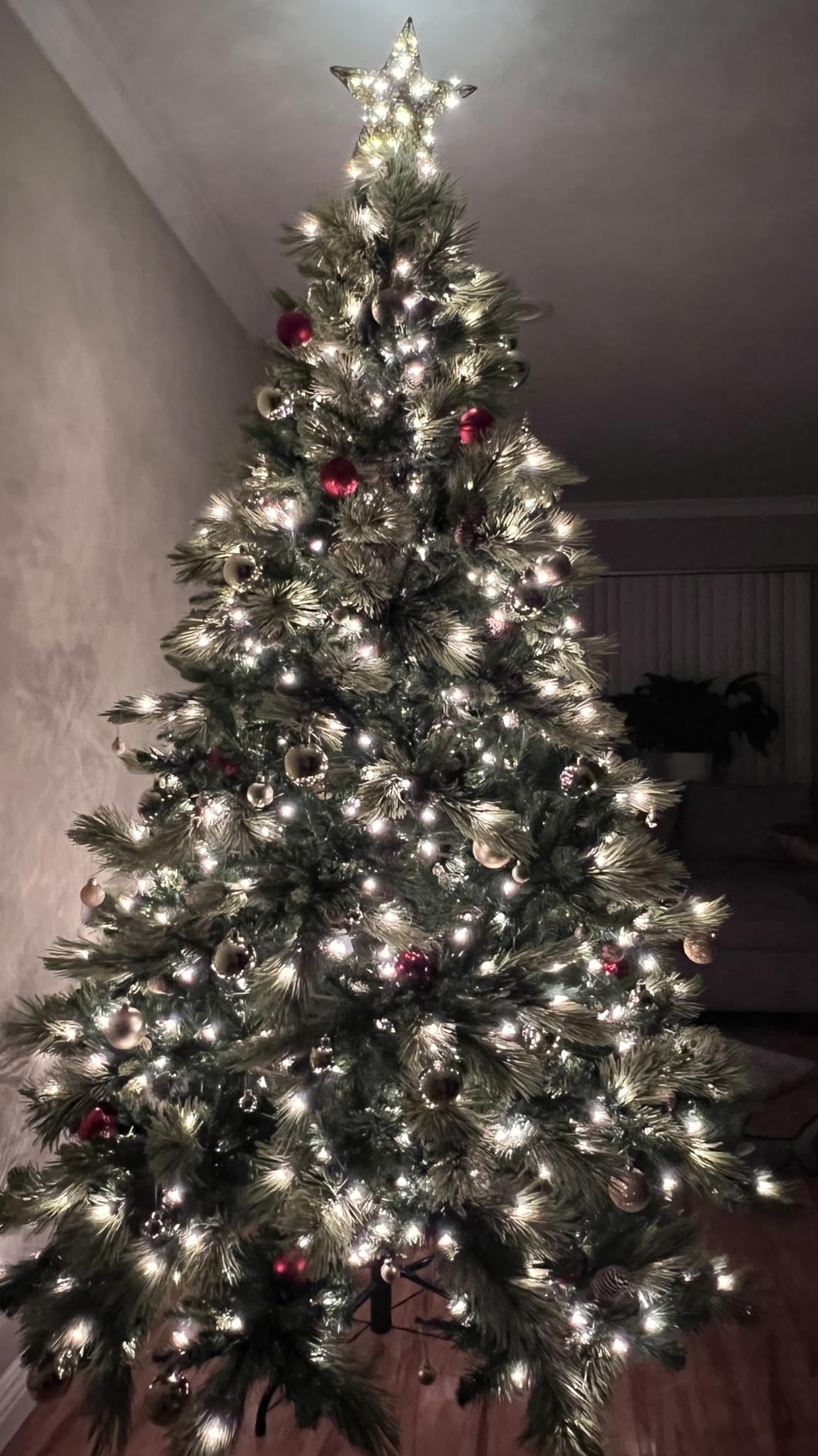 National Tree Company 7.5 ft Pre-Lit Carolina Pine Artificial Christmas Tree, 750 Clear Lights, 1,399 Tips, Includes Stand, Green customer photo 2