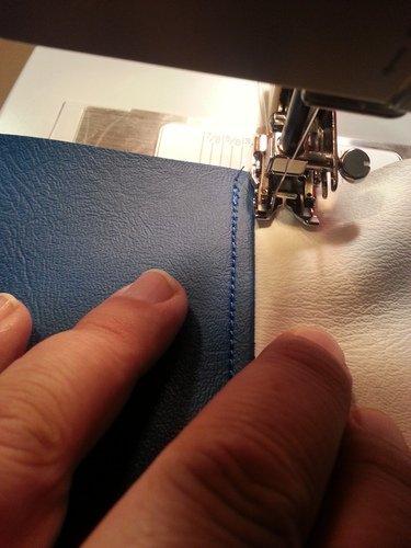 SINGER Heavy Duty 4423 High Speed Sewing Machine with 23 Built-In Stitches, Metal Frame, 1100 Stitches/Min customer photo 2
