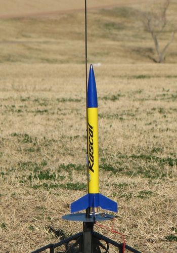 Estes 1499 Rascal and Hijinks Rocket Launch Set, Prebuilt Beginner Flying-Rocket-Model Set for Ages 10+, Includes Launch Pad System customer photo 1