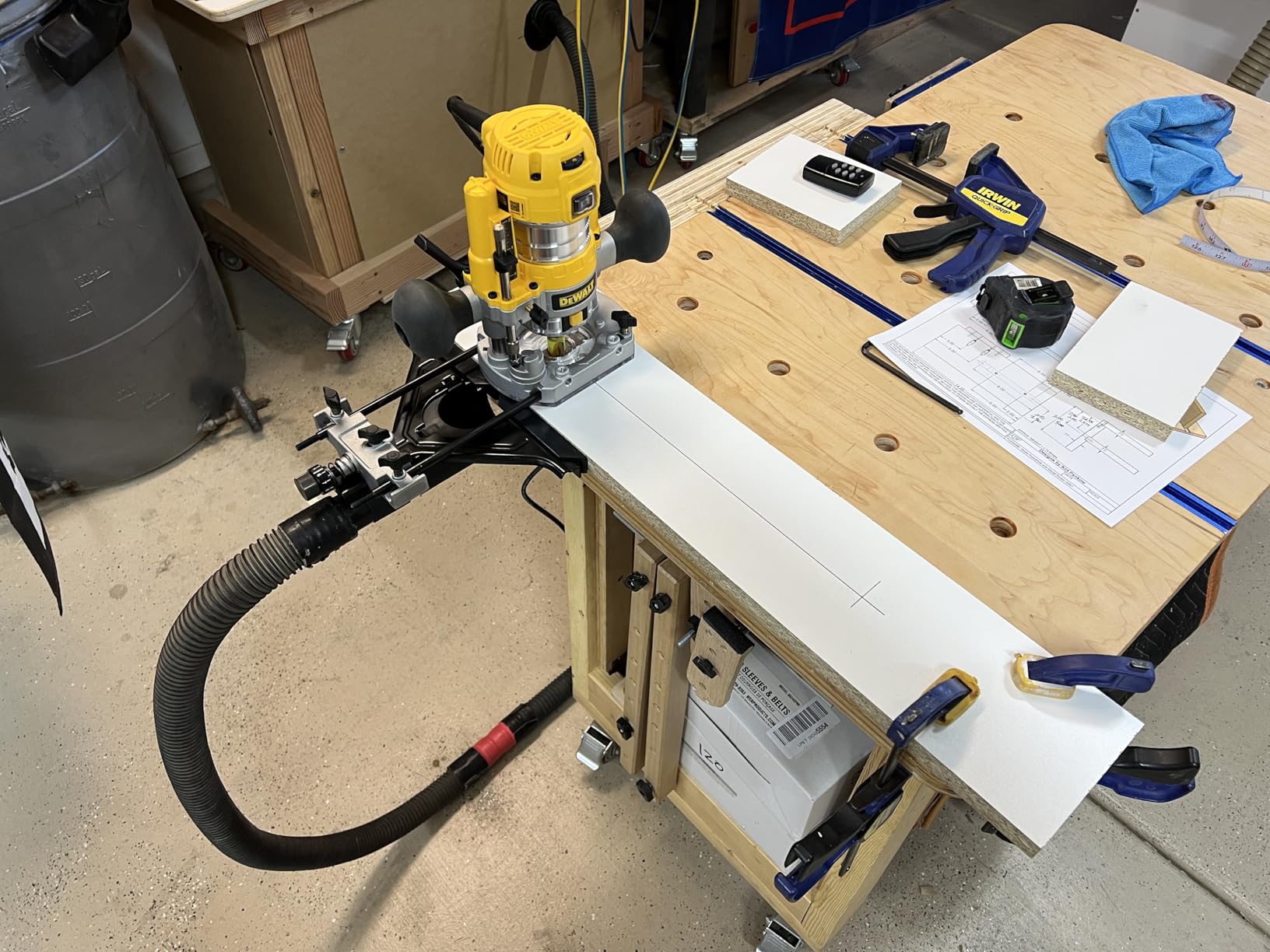 DEWALT Router, Fixed Base, 1-1/4 HP, 7.7-Amp, Variable Speed Trigger, Corded (DWP611) customer photo 2