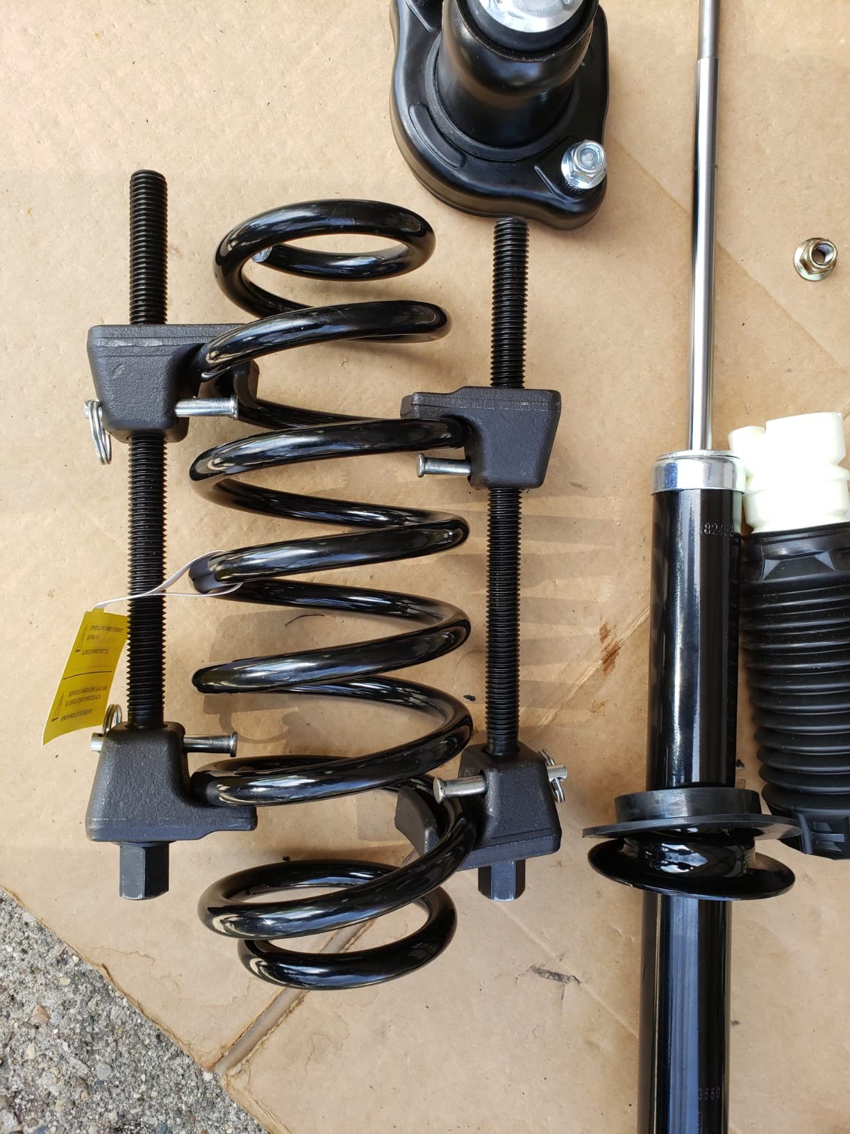 OEMTOOLS 27036 10.75 Inch MacPherson Strut Spring Compressor, Set of 2 Universal Spring Compressor Tool Automotive, 9.75 Inch Maximum Safe Opening, Carrying Case Included customer photo 2