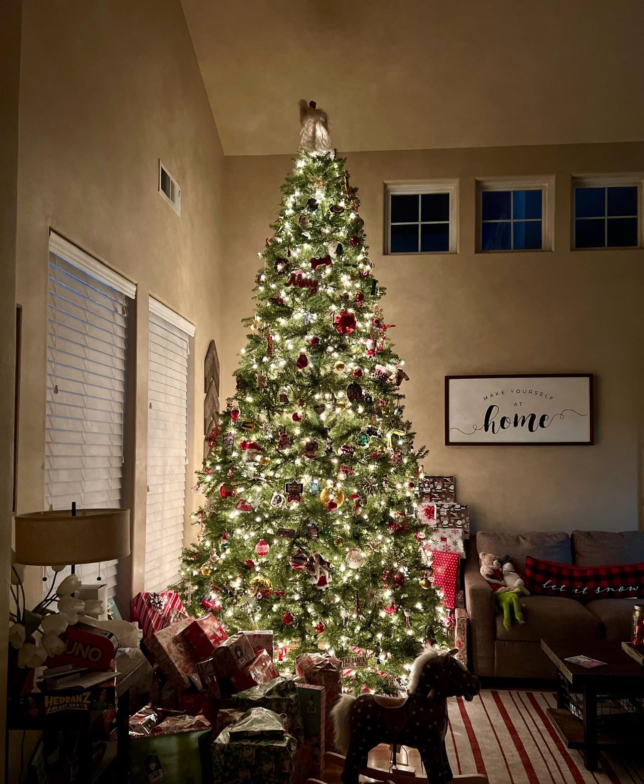 National Tree Company 6.5 ft Pre-Lit Dunhill Fir Artificial Christmas Tree, 650 Warm White LED Lights, 1,838 Tips, Includes Stand, Green customer photo 1