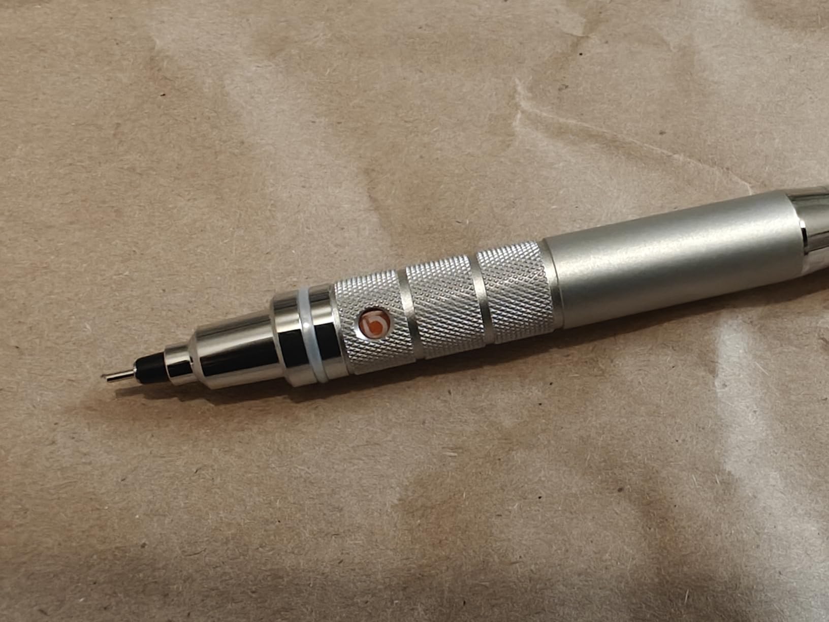 Uni Kuru Toga Roulette Model Auto Lead Rotation 0.5mm Mechanical Pencil, Silver Body (M510171P.26) customer photo 1