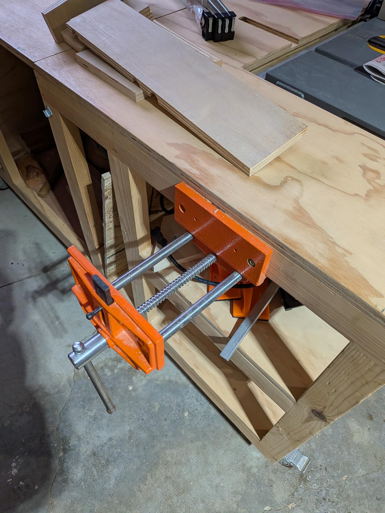 Pony Jorgensen 27091 Medium Duty Woodworker's Vise, Orange, Grey, 9-Inch By 7-Inch customer photo 2