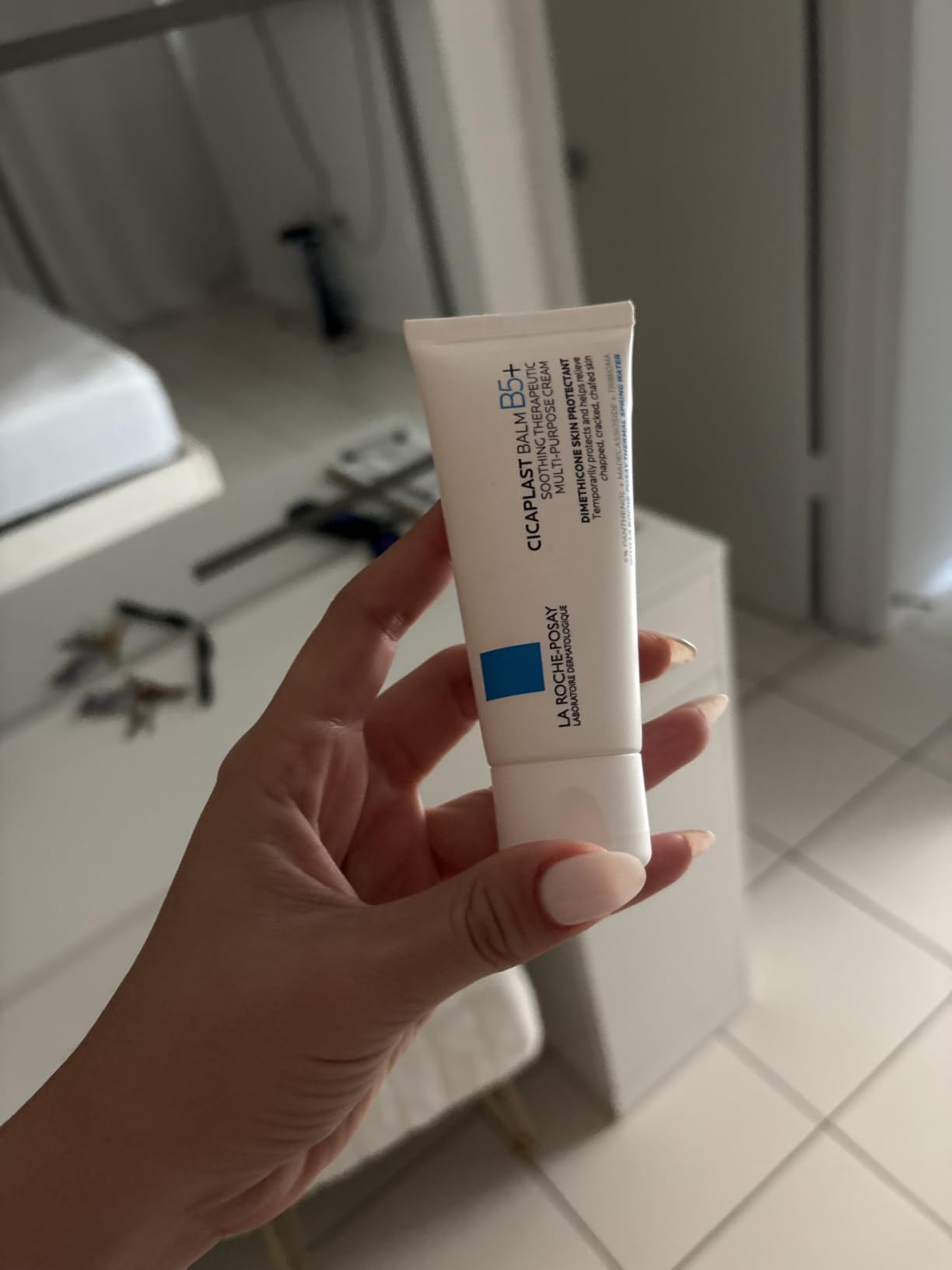 La Roche-Posay Cicaplast Balm B5 Skin Barrier Repair Cream with Centella Asiatica, Shea Butter & Panthenol | Multi-Purpose Healing Ointment for Dry, Irritated Skin | Face, Body & Hand Balm, Baby Safe customer photo 1