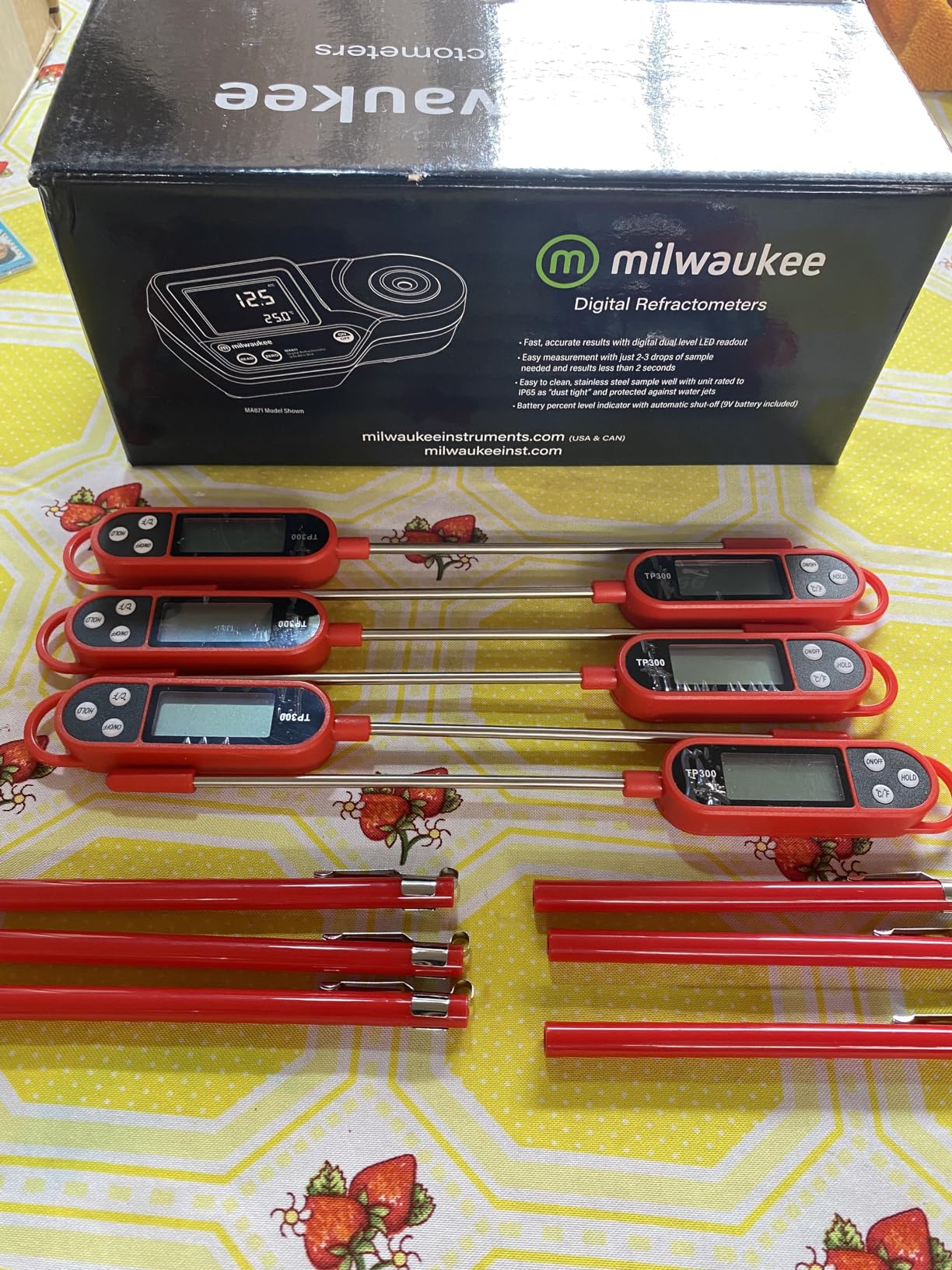 Milwaukee MA871 0-85% Brix Digital Refractometer customer photo 2