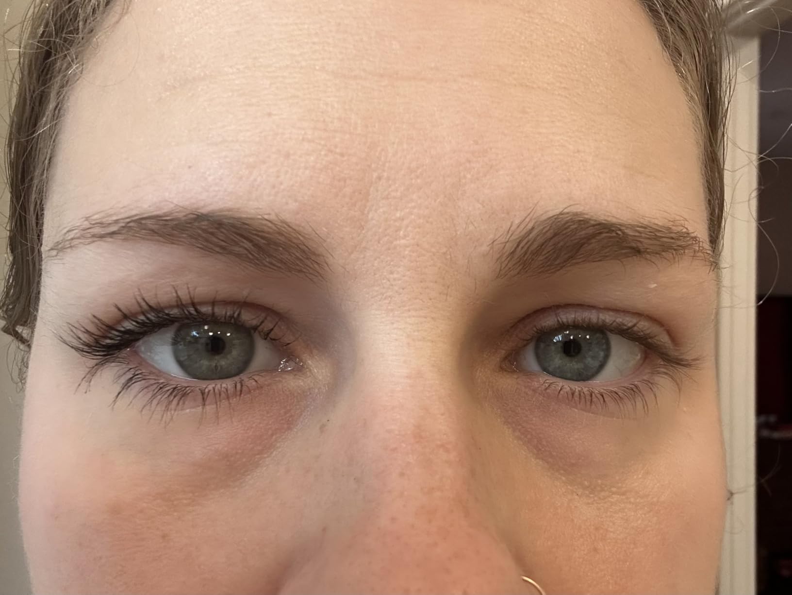 COVERGIRL Clump Crusher Mascara, 20X More Volume, Double Sided Brush, Long-Lasting Wear - 800 Very Black (Pack of 1) customer photo 1