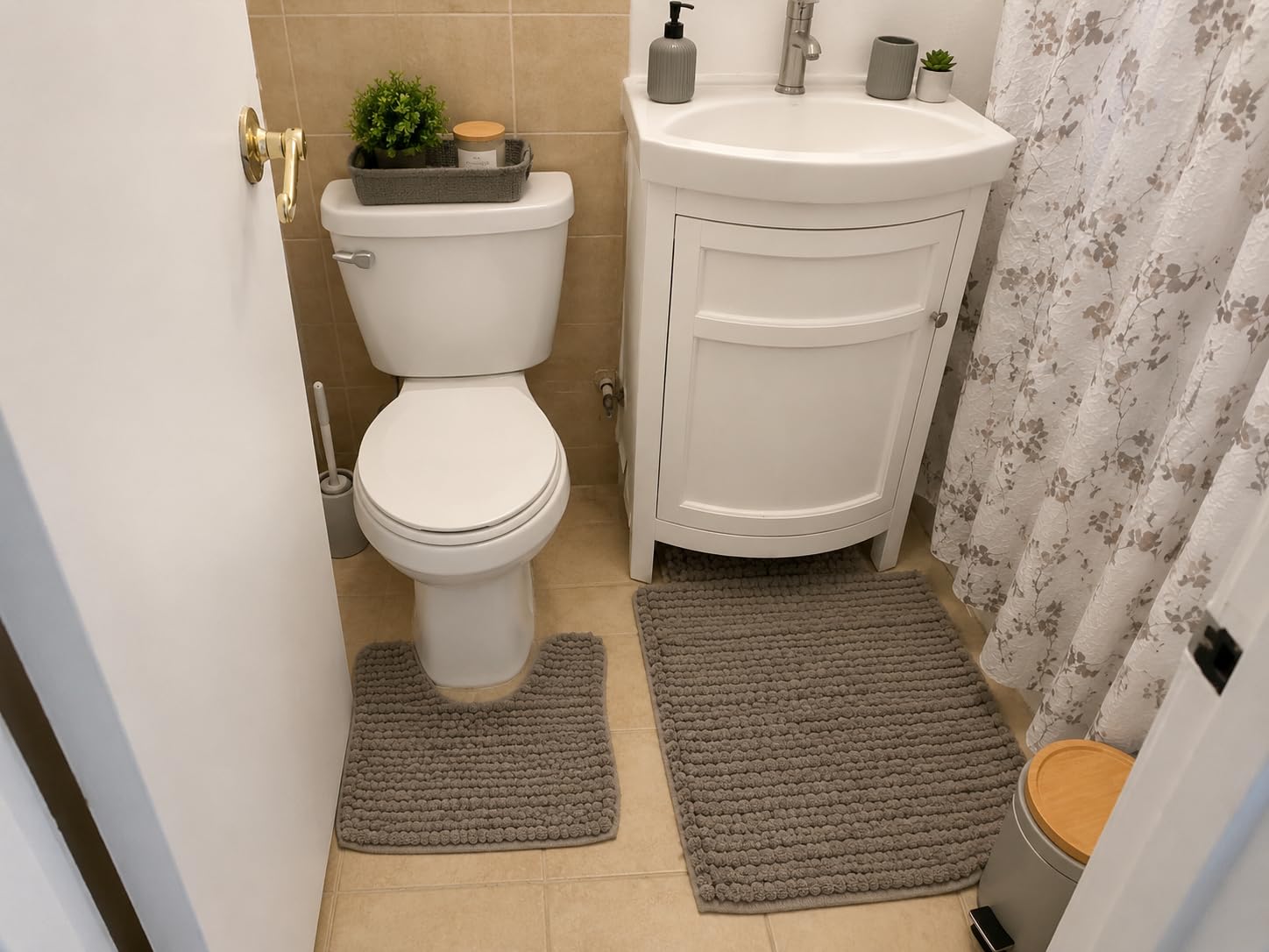 Utopia Towels Cotton Banded Rug, Bath Mats, Not a Bathroom Rug, 21 by 34 Inches, 100% Ring Spun Cotton, Highly Absorbent Shower Bathroom Floor Mat, White, 2 Pack customer photo 1