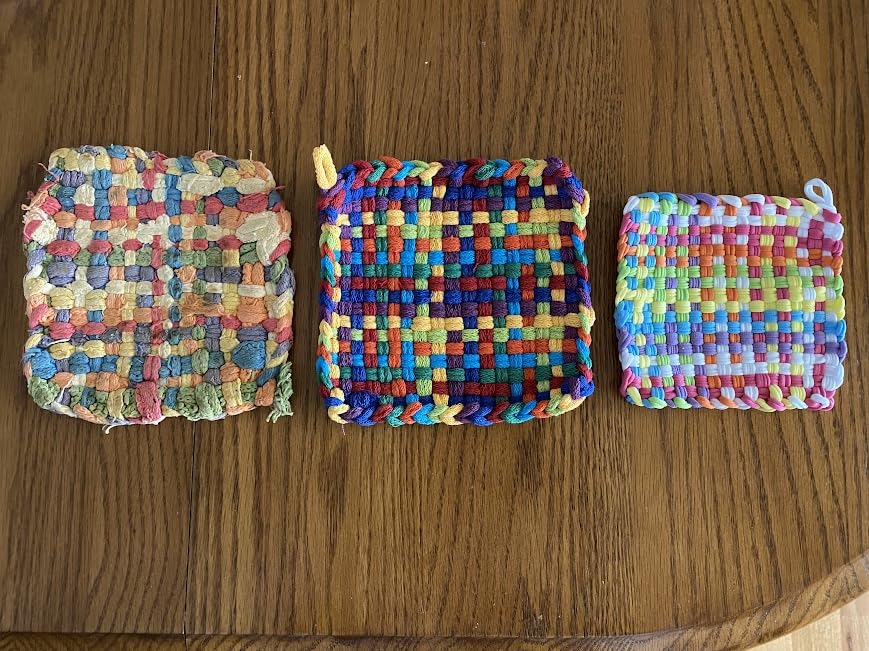 Made By Me Easy Steps Weaving Loom for Kids, Includes 165 Loom Loops & 1 Weaving Loom with Loom Hook, Makes 4 Projects customer photo 1