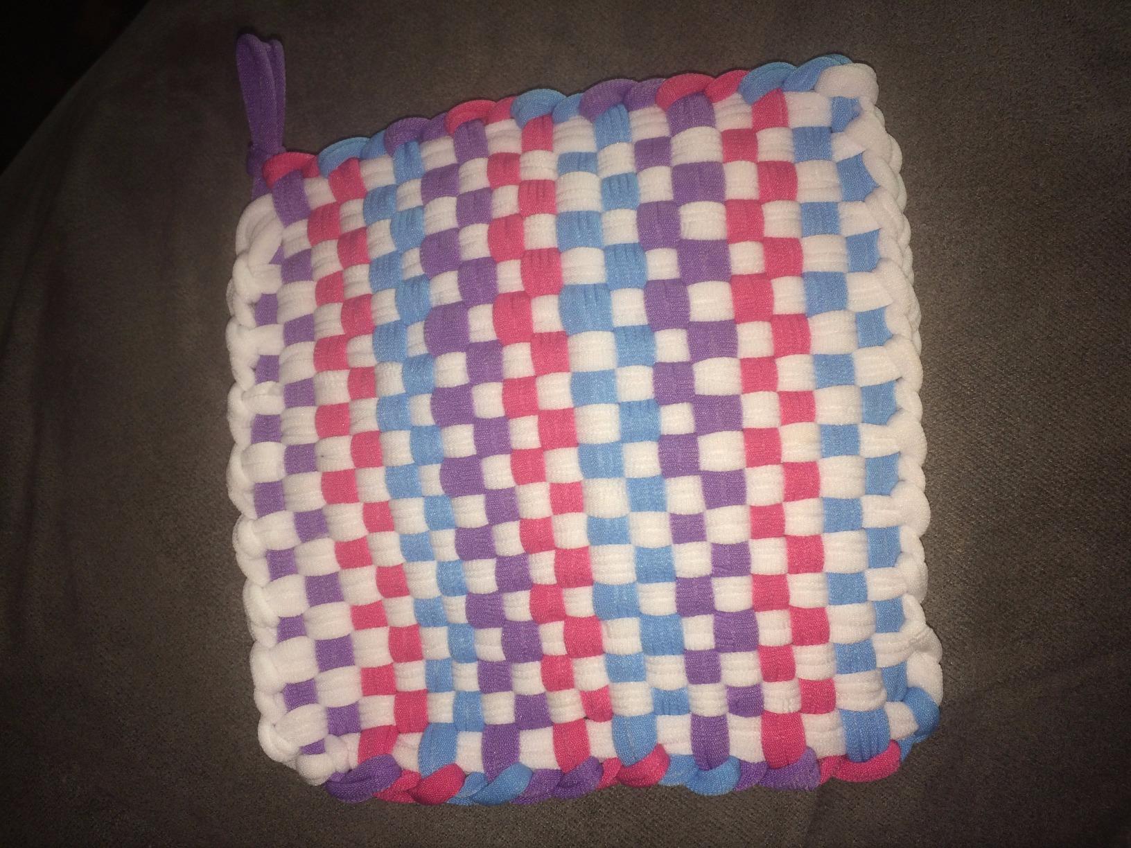 Made By Me Easy Steps Weaving Loom for Kids, Includes 165 Loom Loops & 1 Weaving Loom with Loom Hook, Makes 4 Projects customer photo 2