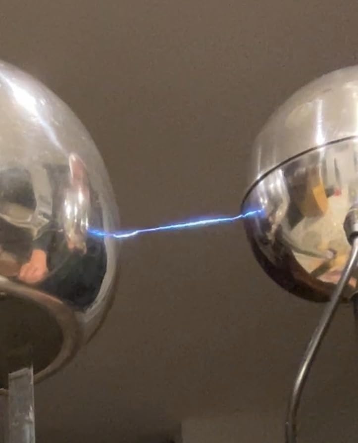 EISCO Hand Crank Van de Graaff Generator, up to 100kV - Static Electricity Generator - 7.5