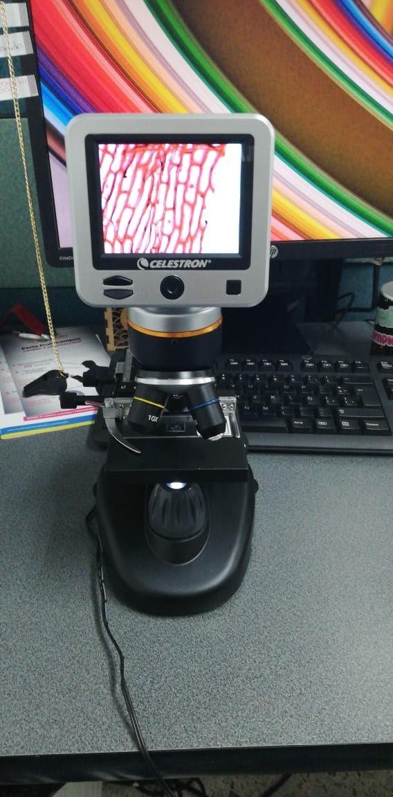 Celestron LCD Digital Microscope II, 3.5