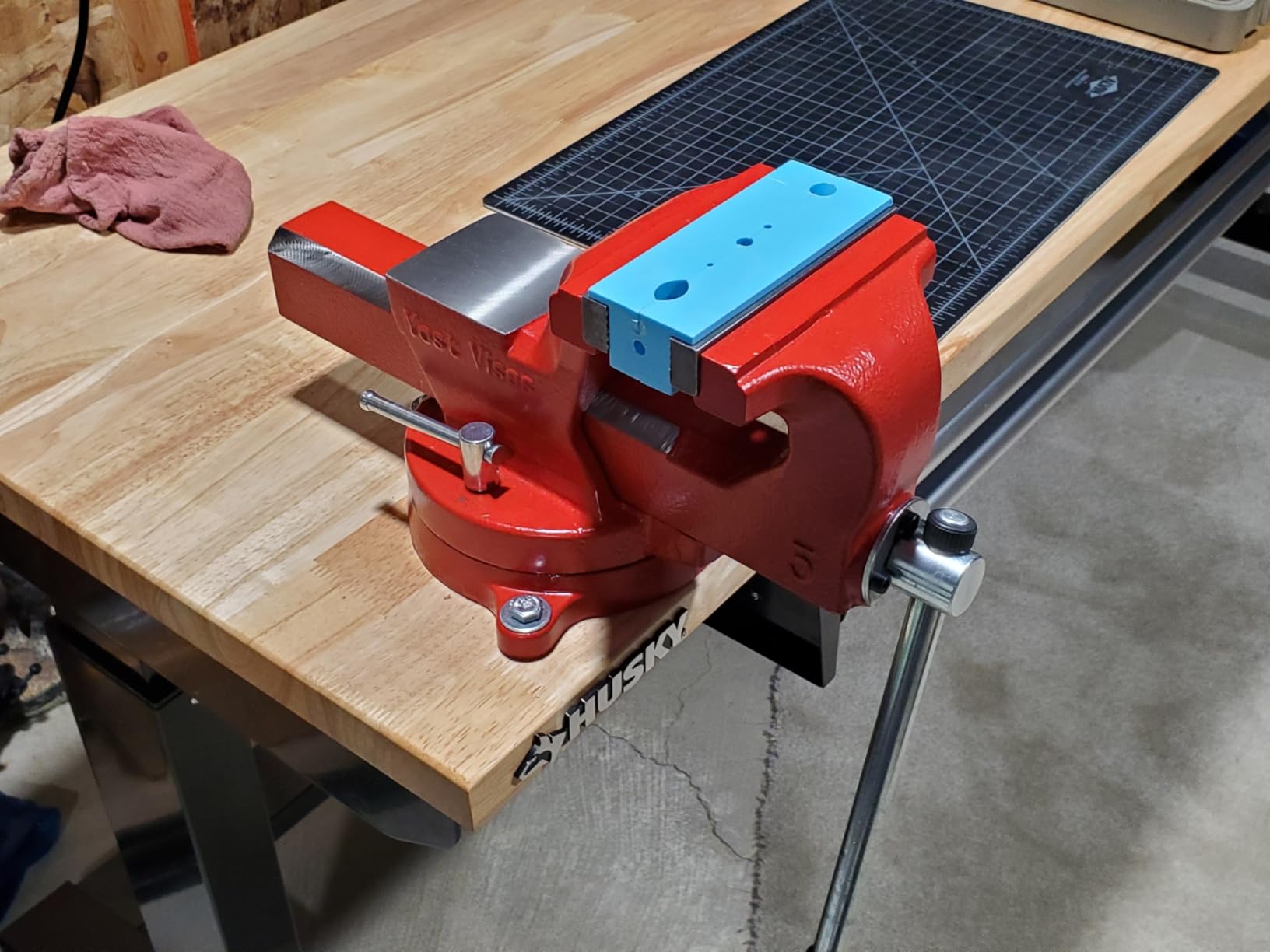 Yost Vises ADI-5 Heavy Duty Vise | 130,000 PSI Austempered Ductile Iron | 5.5 Inch Jaw Width | 360 Interlocking Swivel Base customer photo 2