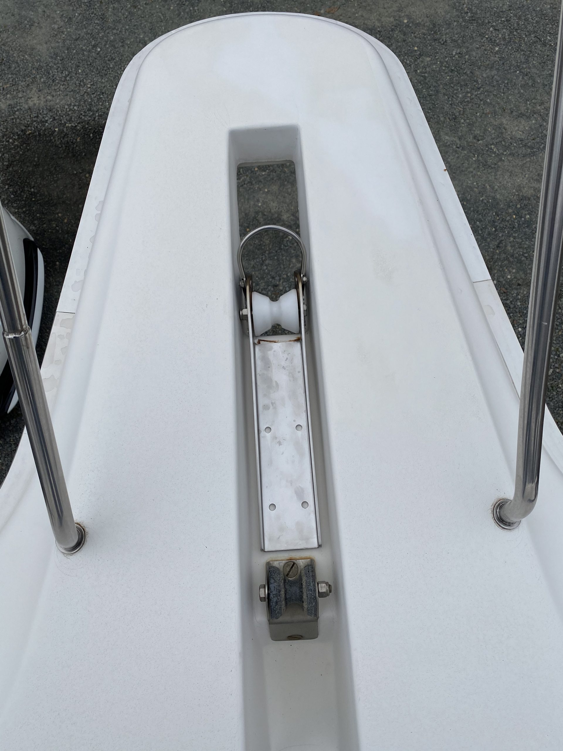 White Water ARWU-04 Marine 304 Stainless Steel Medium Universal Bow Anchor Roller, 18'' Length customer photo 1