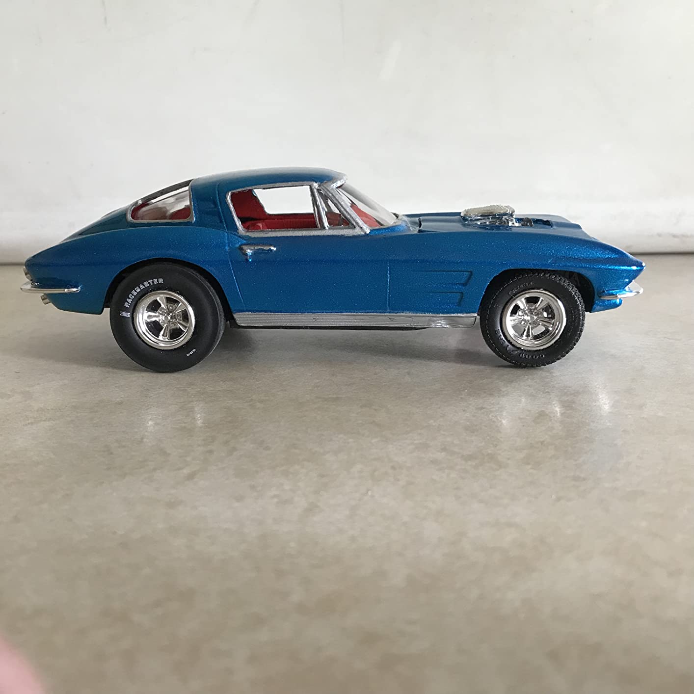 AMT 1963 Chevy Corvette 1:25 Scale Model kit customer photo 2