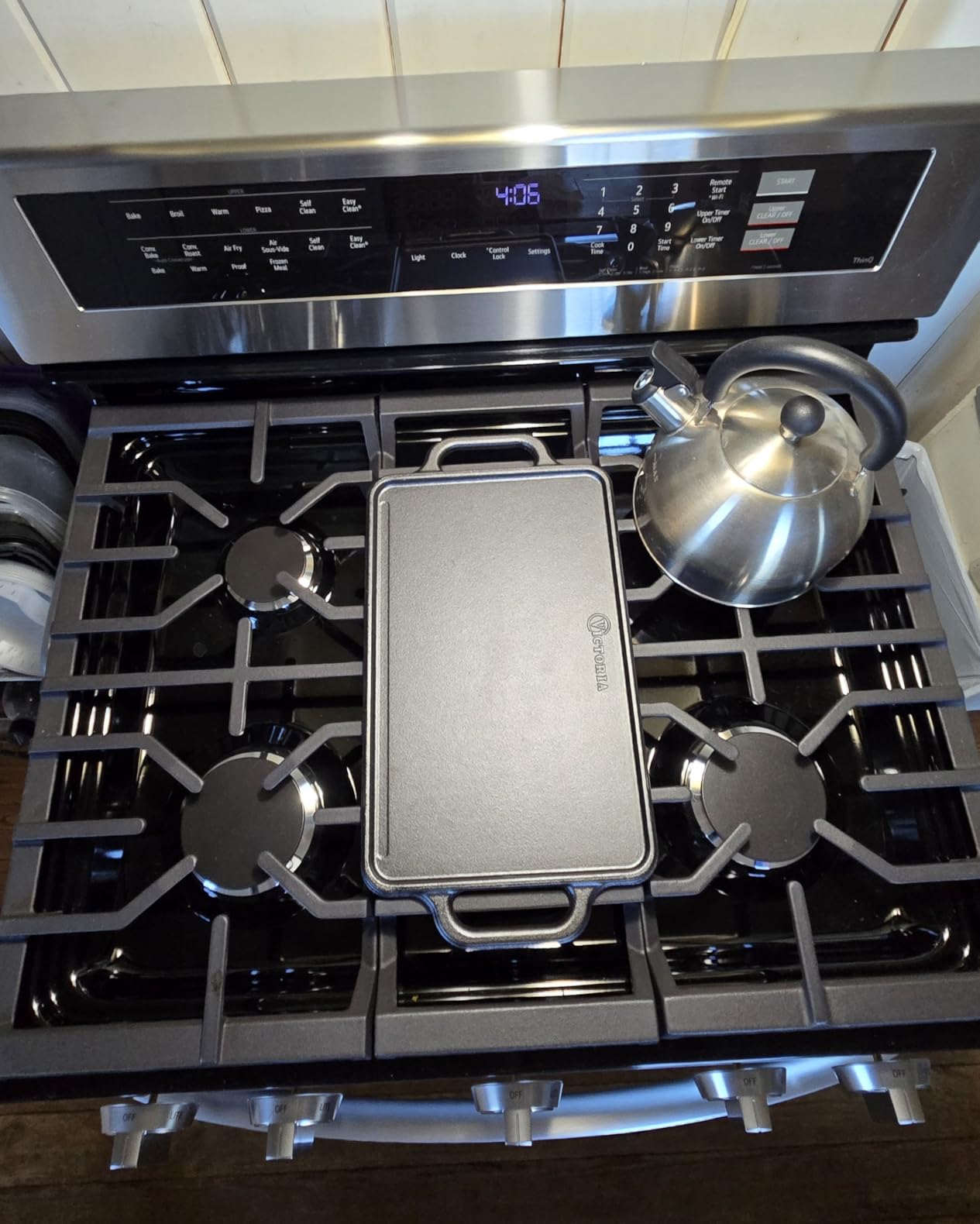 Victoria Rectangular Cast Iron Griddle. Double Burner Griddle, Reversible Grill, 13 x 8.5 Inch, Seasoned with 100% Kosher Certified Non-GMO Flaxseed Oil, Model: GDL-189 customer photo 2