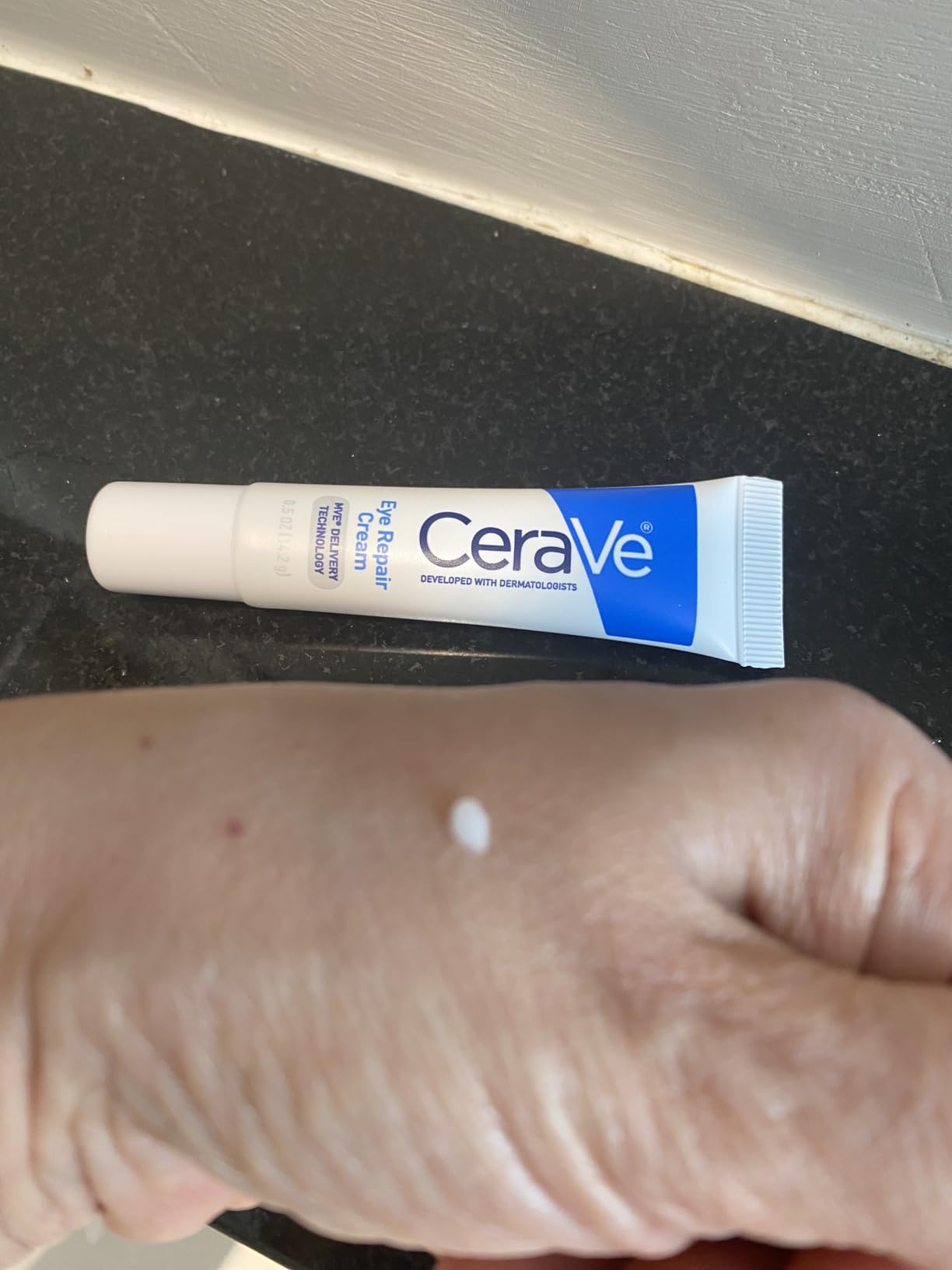 CeraVe Eye Repair Cream, Under Eye Cream For Puffiness And Bags Under Eyes, Hyaluronic Acid + Niacinamide + Marine Botanical Complex, Oil Free & Ophthalmologist Tested customer photo 1