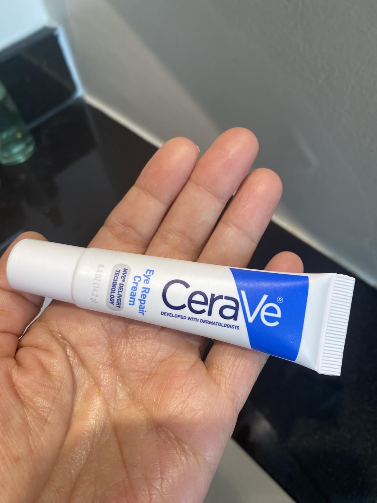 CeraVe Eye Repair Cream, Under Eye Cream For Puffiness And Bags Under Eyes, Hyaluronic Acid + Niacinamide + Marine Botanical Complex, Oil Free & Ophthalmologist Tested customer photo 2
