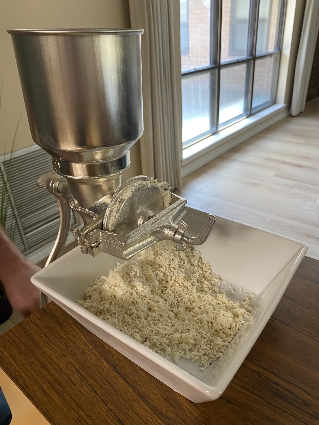 Victoria Manual Cast Iron Grain Mill with Low Hopper, Premium Corn-Grinding Mill and Grain Grinder, Made in Colombia customer photo 2
