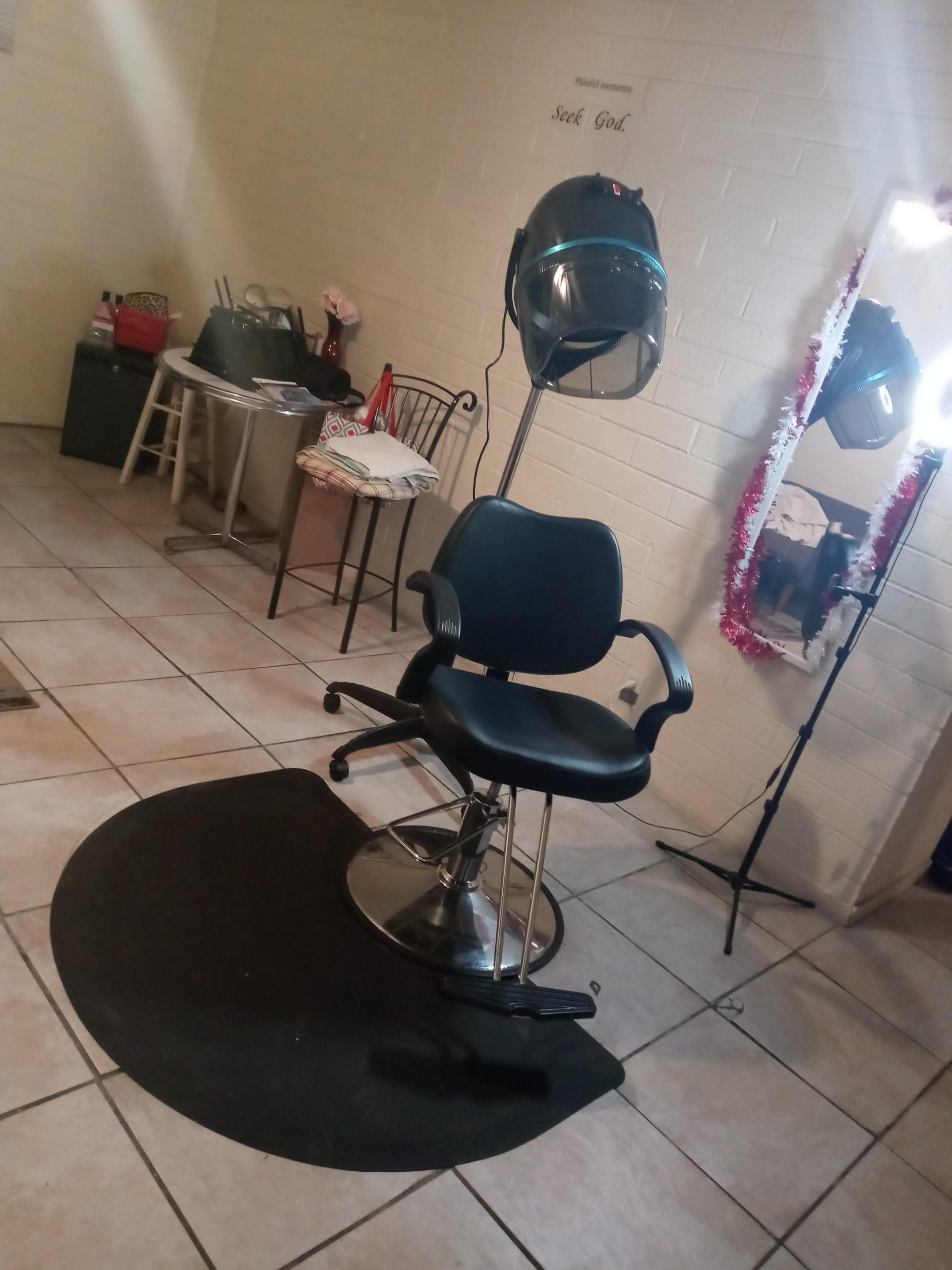 Giantex Hooded Hair Dyer, Stand Up Hair Dryer with Adjustable Height, Timer & Temperature, Bonnet Hair Dryer with Wheels, Salon Hair Dryer with Hood for Home Spa Beauty Station customer photo 2