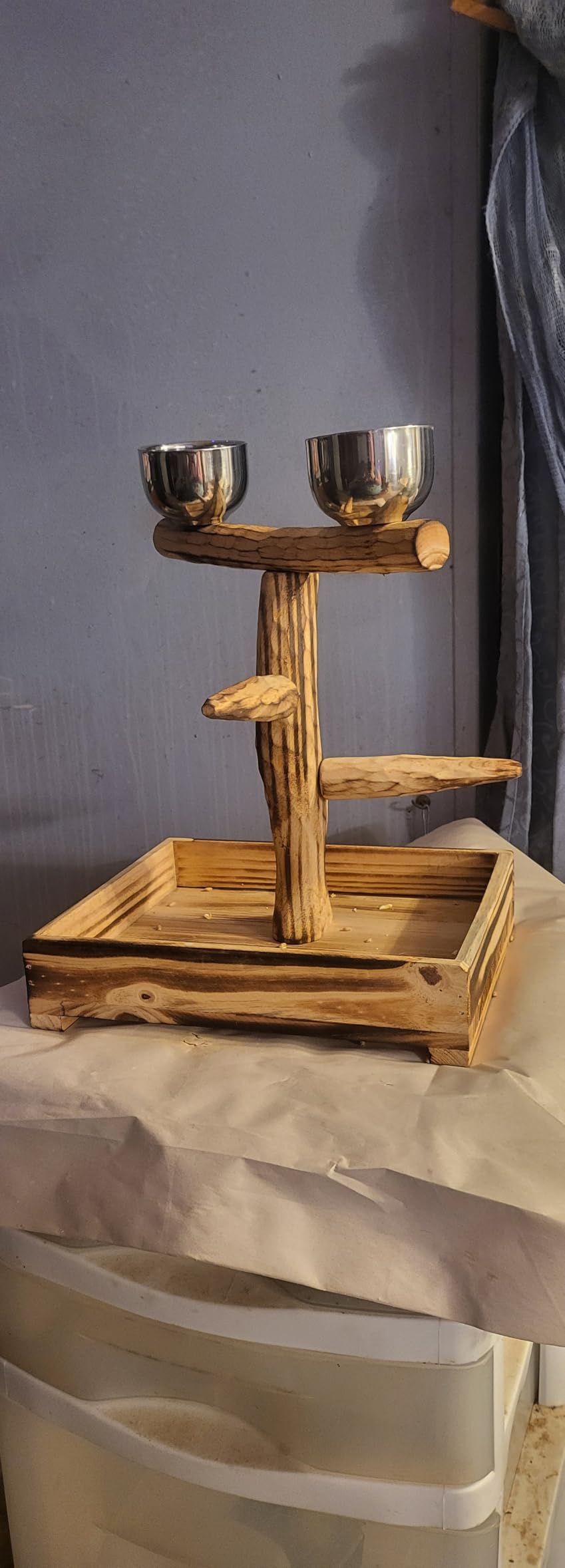 PENN-PLAX Bird-Life Natural Wood Tree Perch for Large Birds and Parrots - Includes Food and Water Bowls and Drop Tray - Large customer photo 2