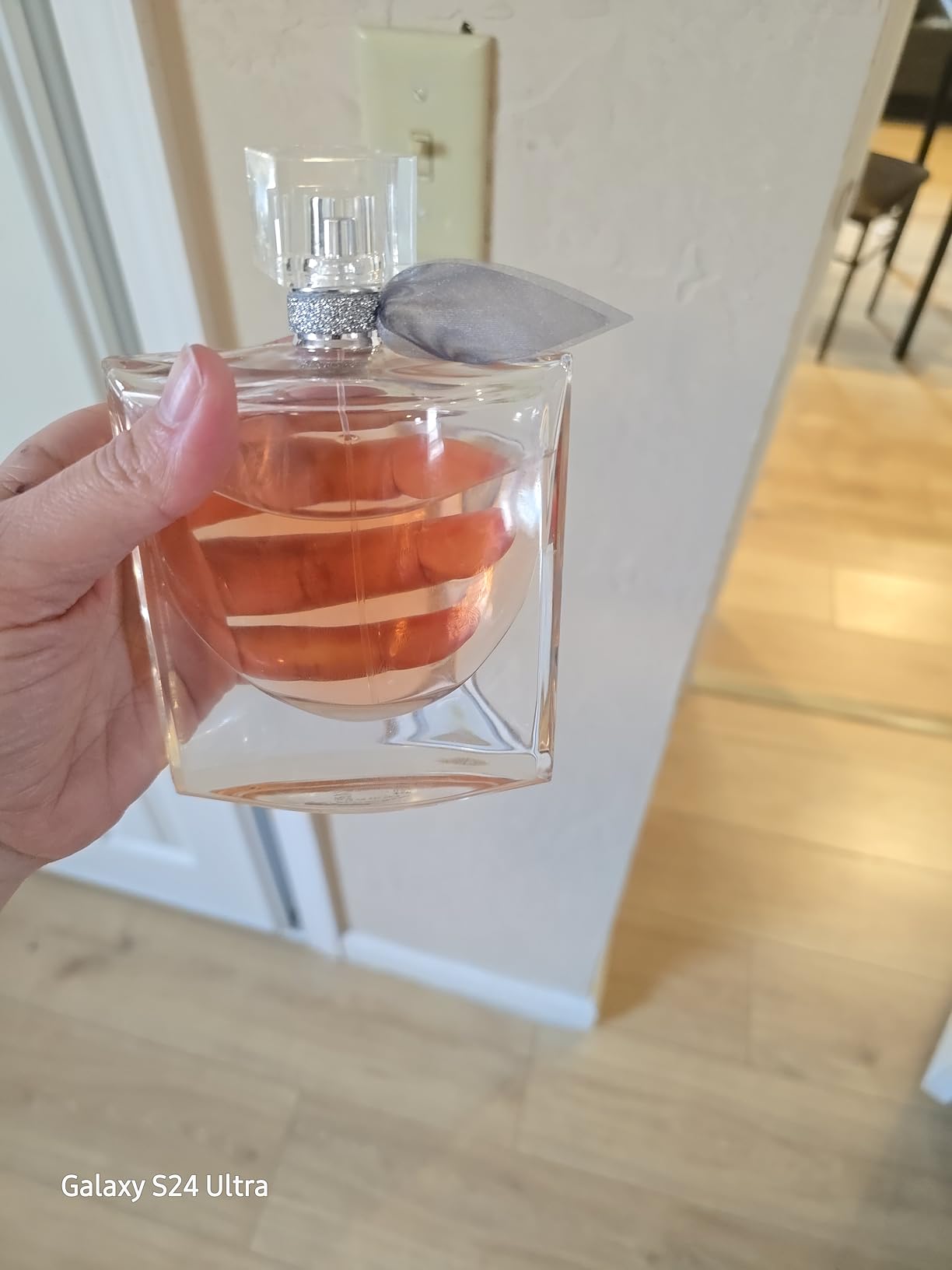 Lancome La Vie Est Belle Eau de Parfum - Long Lasting Fragrance with Notes of Iris, Earthy Patchouli, Warm Vanilla & Spun Sugar - Floral & Sweet Women's Perfume customer photo 1