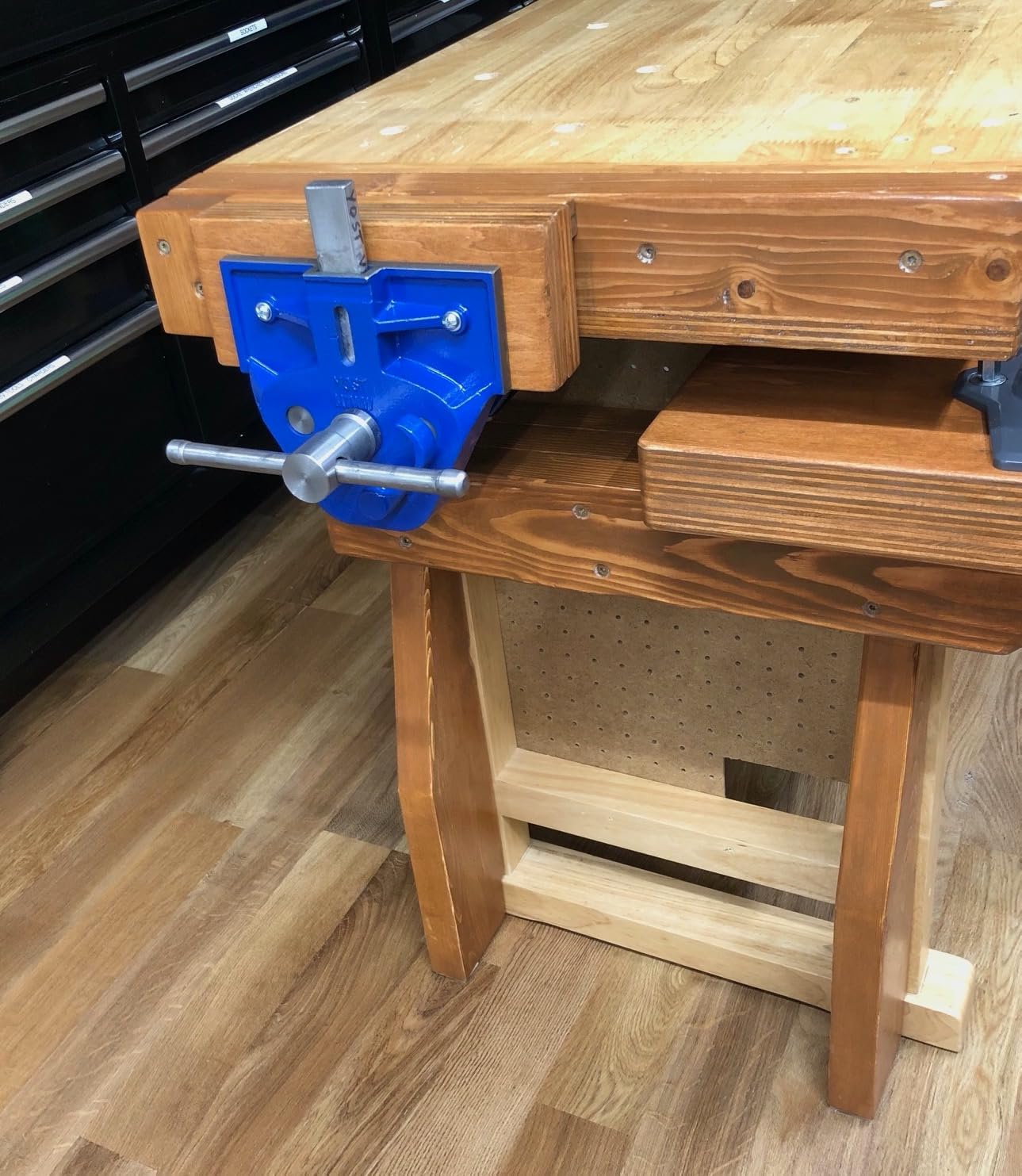 Yost Vises M9WW Rapid Action Woodworking Vise | Quick Release Lever | 9 Inch Jaw Width | Heavy-Duty Cast Iron customer photo 1