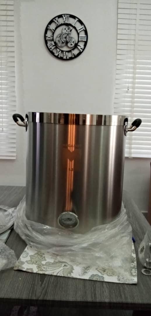 Northern Brewer - MegaPot Stainless Steel Brew Kettle with Volume Markings (8 Gallon w/Valve and Thermometer) customer photo 1