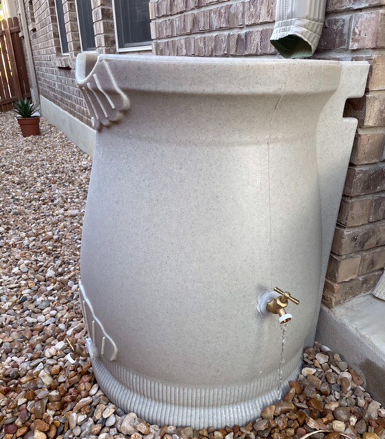Good Ideas Rain Saver 50 Gallon Urn Shaped Self Draining Wizard Barrel Water Storage with Planter Space and 2 Brass Spigots, Light Granite customer photo 2