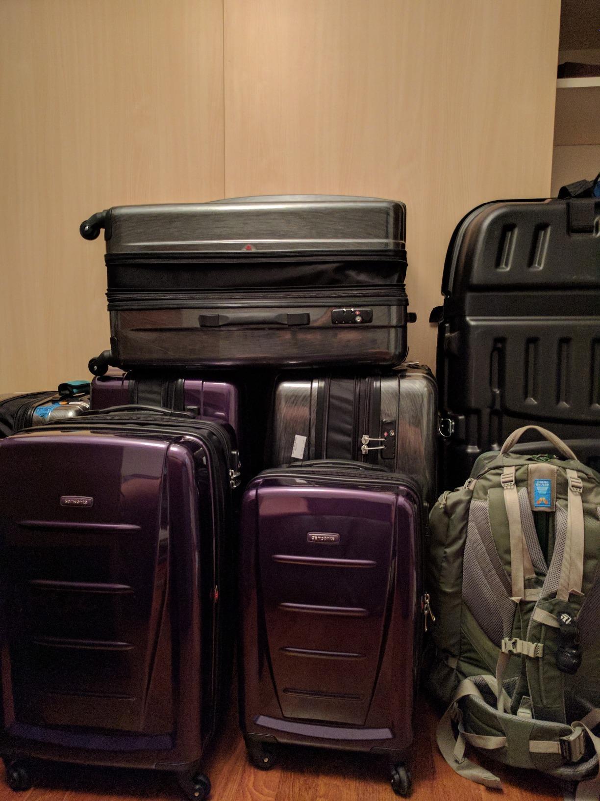 Samsonite Winfield 2 Hardside Expandable Luggage with Spinner Wheels, Burgundy, Checked-Medium 24-Inch customer photo 1