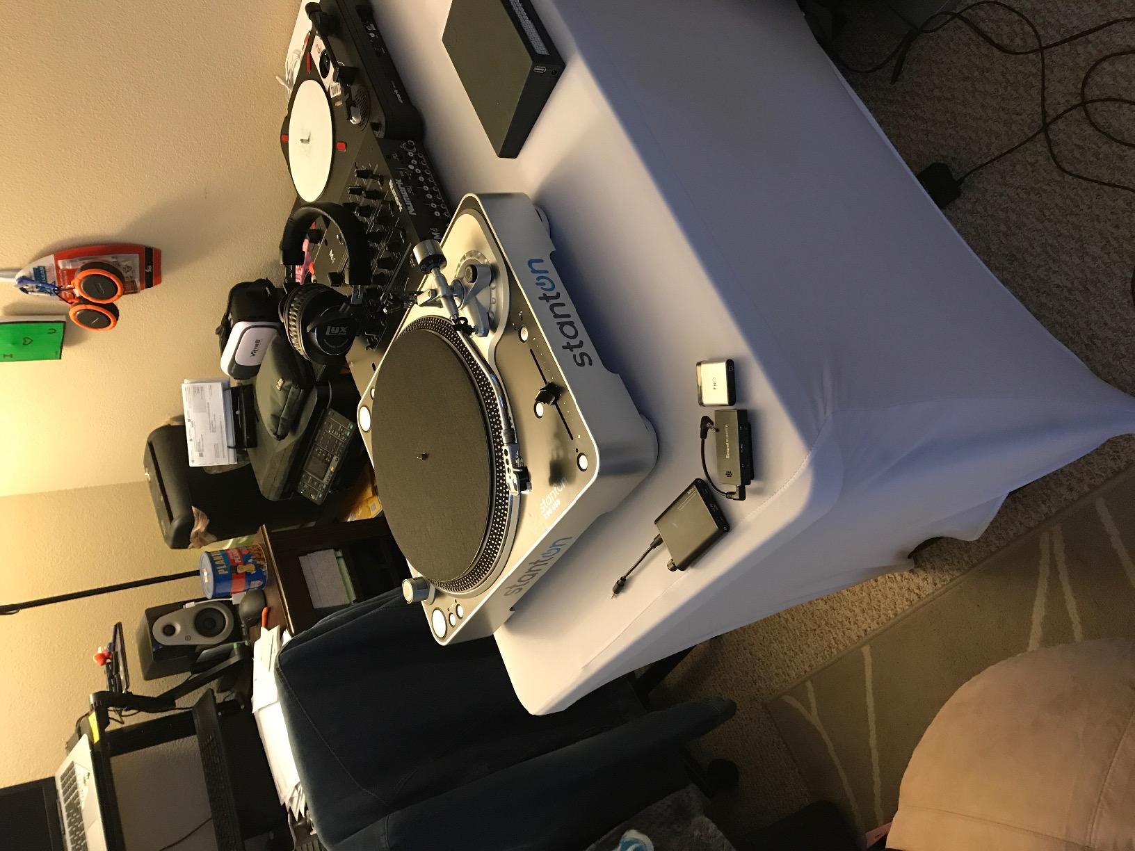 Numark PT01 Scratch | DJ Turntable for Portablists With User Replaceable Scratch Switch, Built In Speaker, Power via Battery or AC Adapter, Three Speed RPM Selection & USB Connectivity customer photo 1