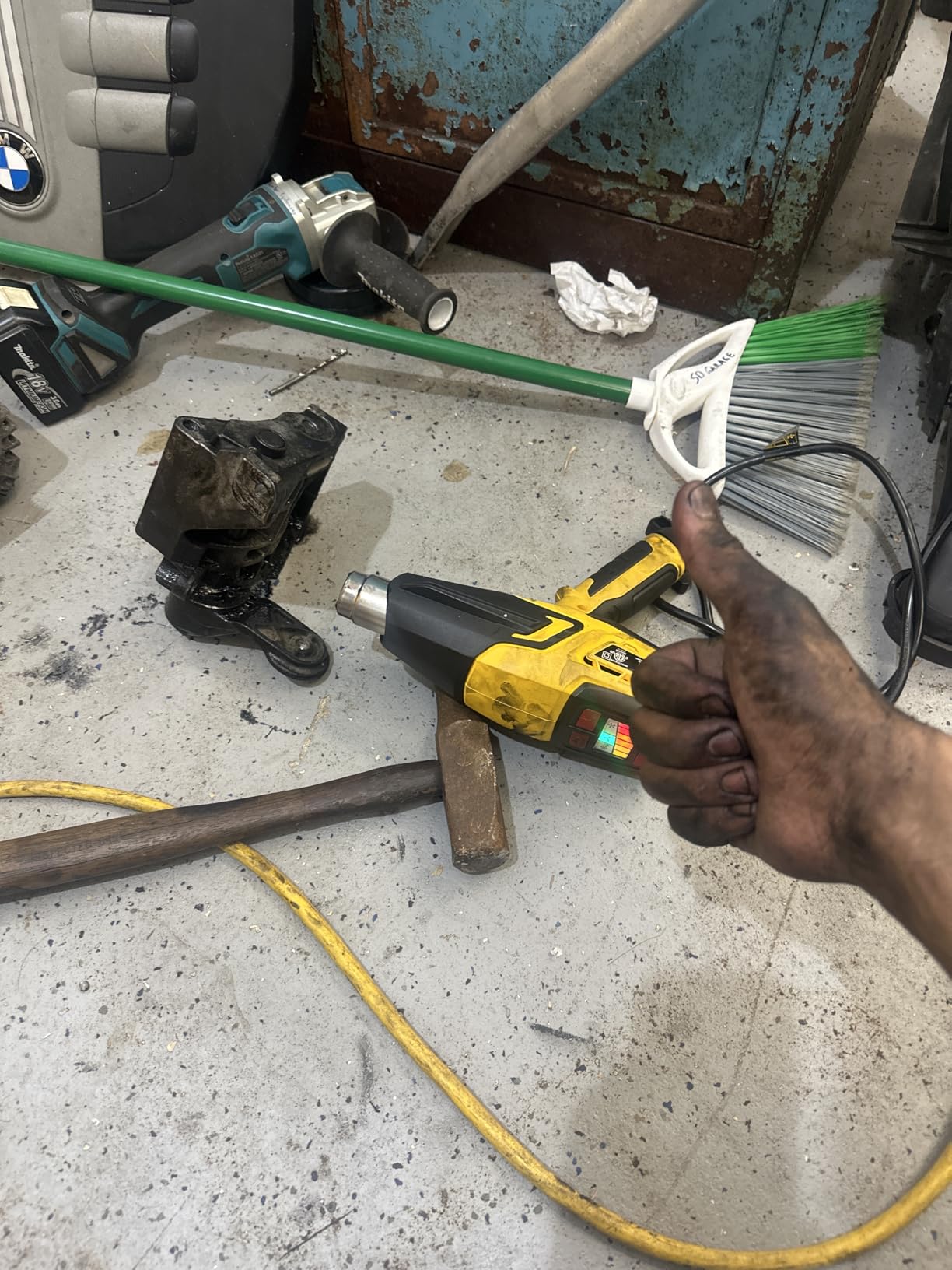 Wagner Spraytech 0503063 FURNO 500 Variable Temp Heat Gun, 2 Nozzles & 12 Temperature Settings Ranging 150F-1200F customer photo 2