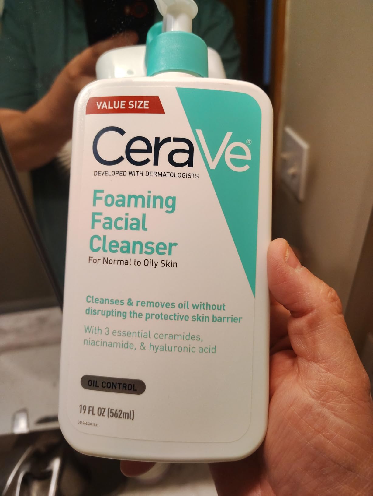 CeraVe Foaming Facial Cleanser | Daily Face Wash for Normal to Oily Skin, 16 Fl Oz customer photo 1