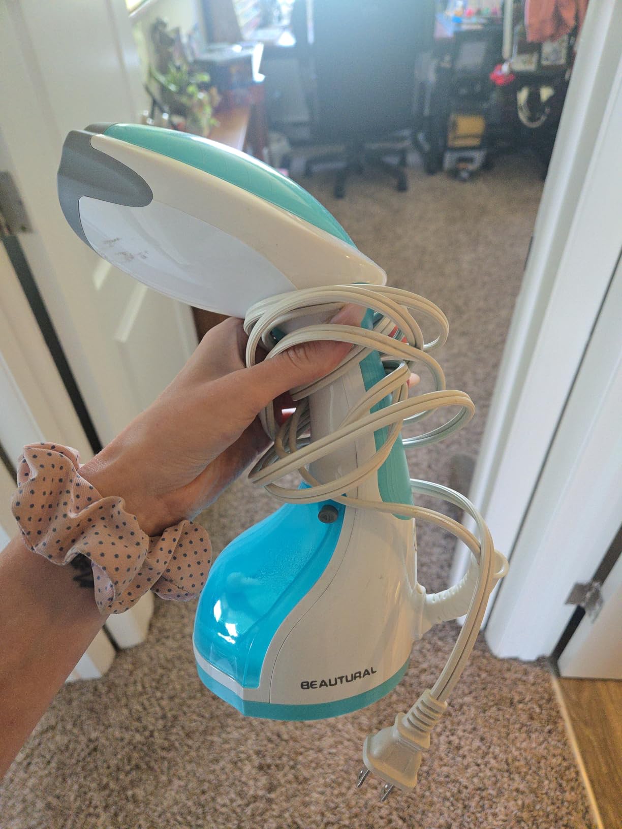 BEAUTURAL Steamer for Clothes, Portable Handheld Garment Fabric Wrinkles Remover, 30-Second Fast Heat-up, Auto-Off, Large Detachable Water Tank customer photo 1