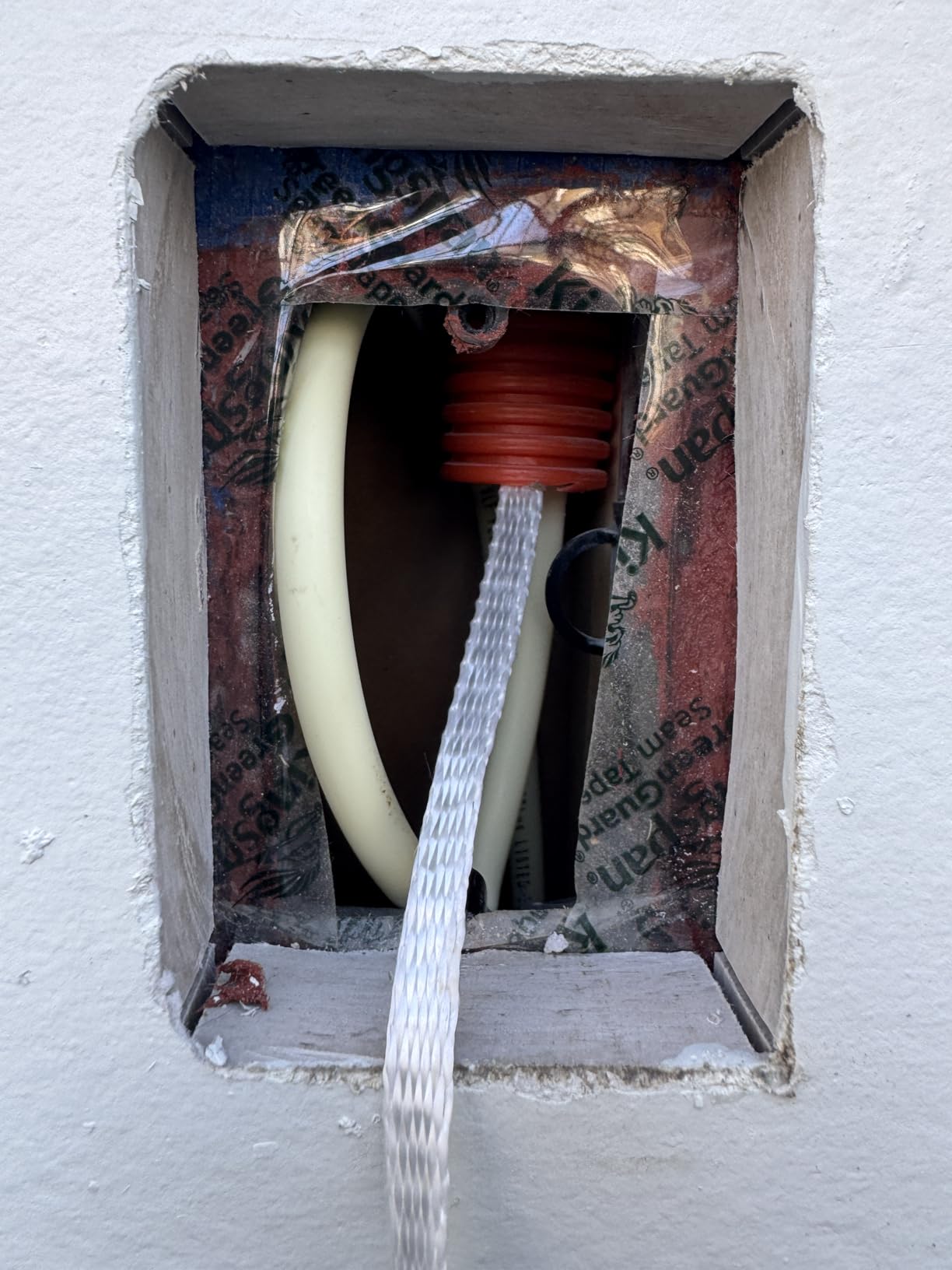Southwire Non-Conductive Fish Tape - Ensures Safe Pulls in Live Conduit - Spiral Extruded Polymer - Low Friction - Rust Resistant - Flexible Design - 125 ft x 4.5 mm customer photo 2