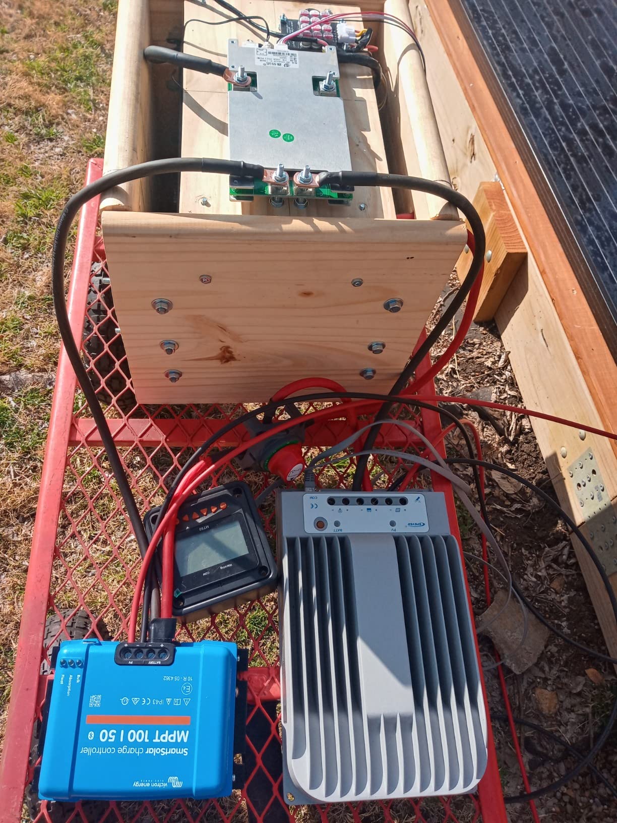 Victron Energy SmartSolar MPPT Solar Charge Controller (Bluetooth) - 100V, 50 amp, 12/24-Volt customer photo 2
