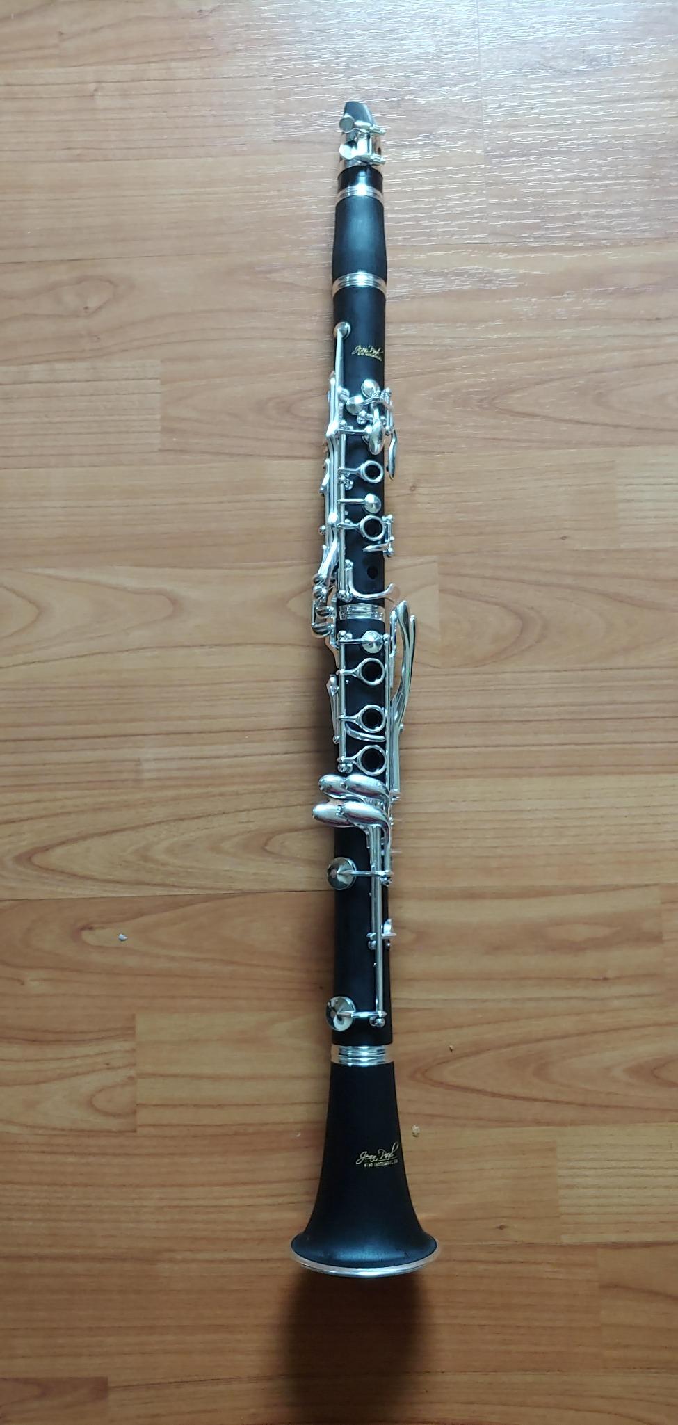 Jean Paul CL-400 Intermediate Bb Clarinet with ABS Body, Synthetic Pads and Silver-Plated Keys customer photo 2