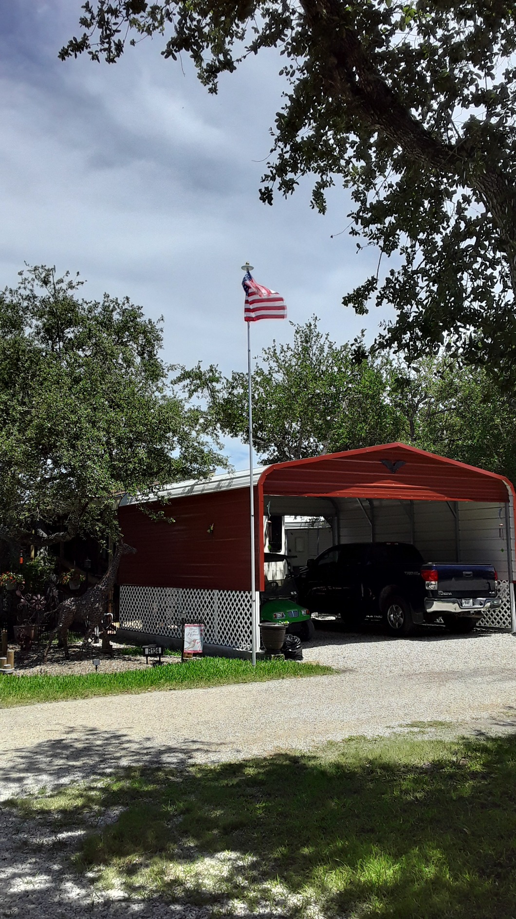 25Ft / 20Ft Telescopic 16 Gauge Aluminum Flag Pole with Solar Lights (25 Ft) customer photo 2