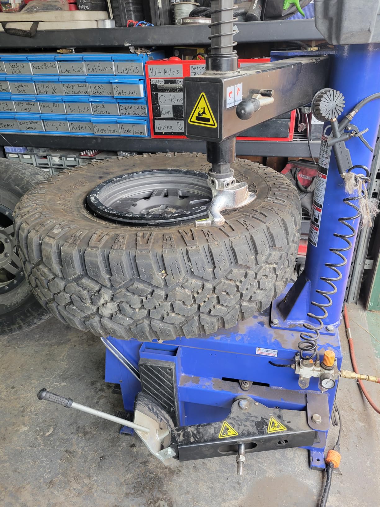 XK-New 2.0 Horsepower Tire Changer Wheel Changers Machine Combo Balancer Rim Clamp 580-690 with 36 Month Part Replacements customer photo 2