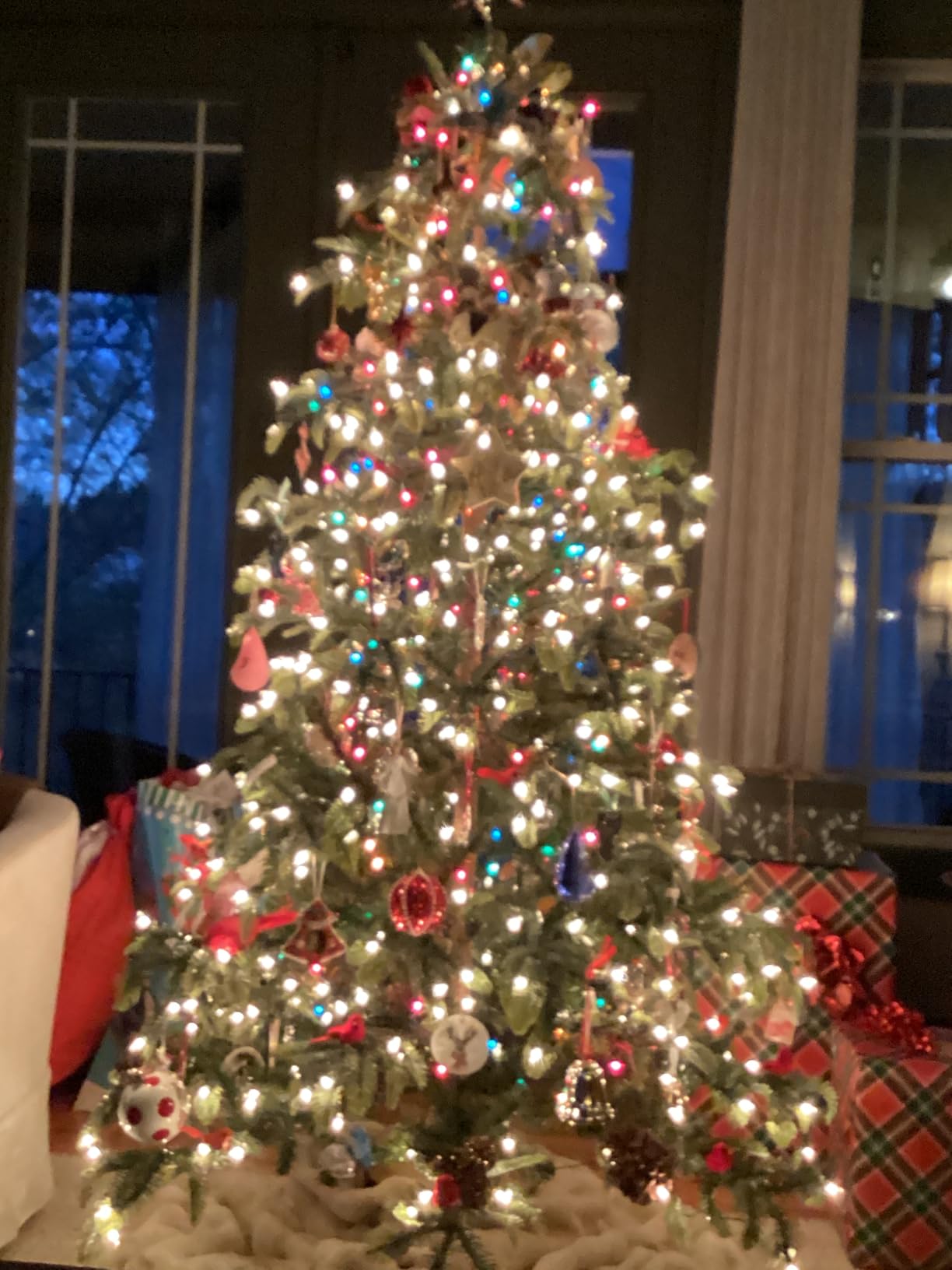 Puleo International 6.5ft Pre-Lit Aspen Fir Artificial Christmas Tree with 500 Clear Lights, 903 Realistic Dense Branch Tips, Easy Setup Artificial Trees with Sturdy Metal Stand customer photo 1