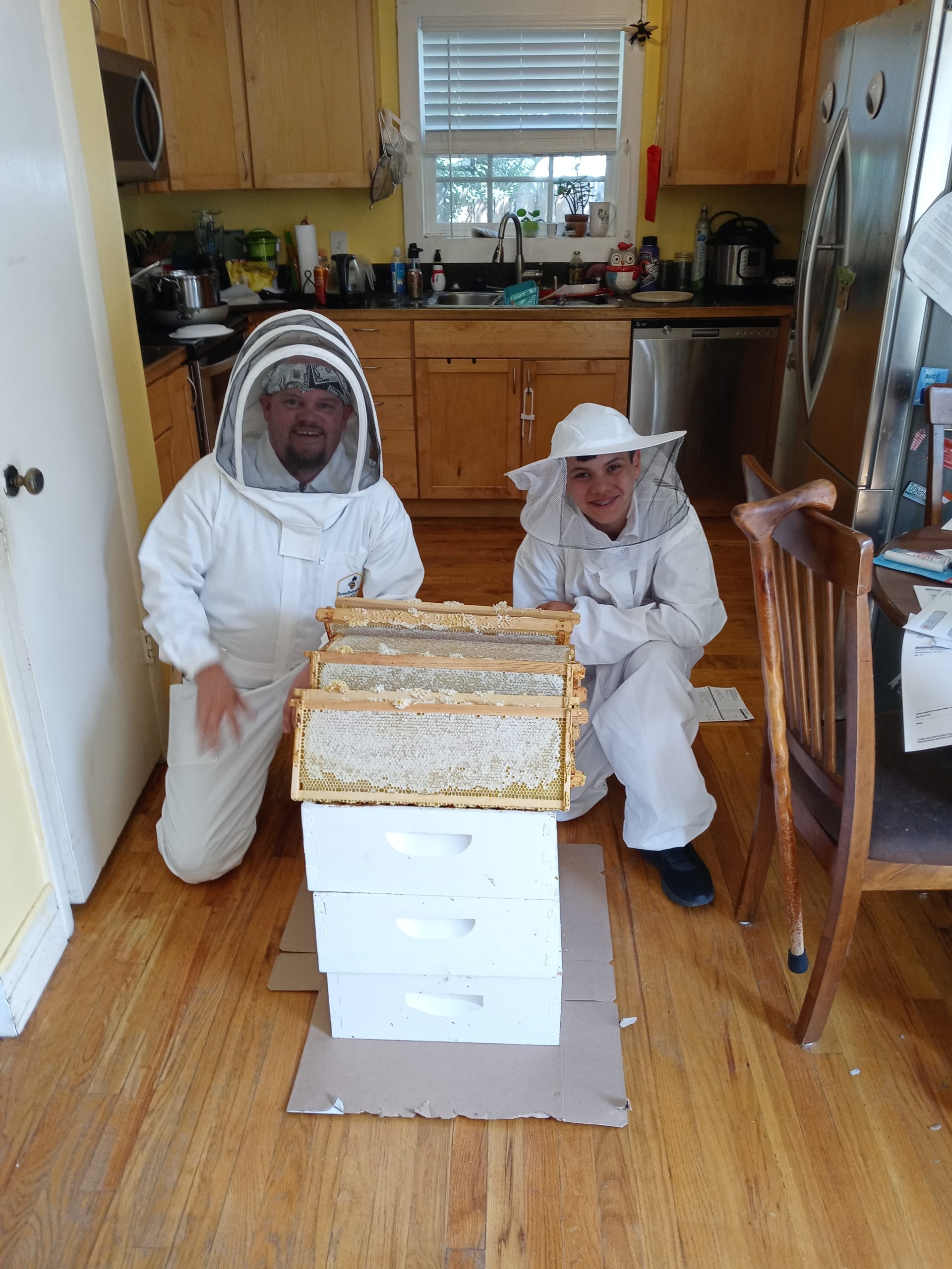 Professional Bee Suit with Gloves - Premium Cotton Beekeeper Suit, includes Detachable Fencing Veil & Goatskin Bee Gloves, Complete Protective Gear Kit - Large customer photo 2