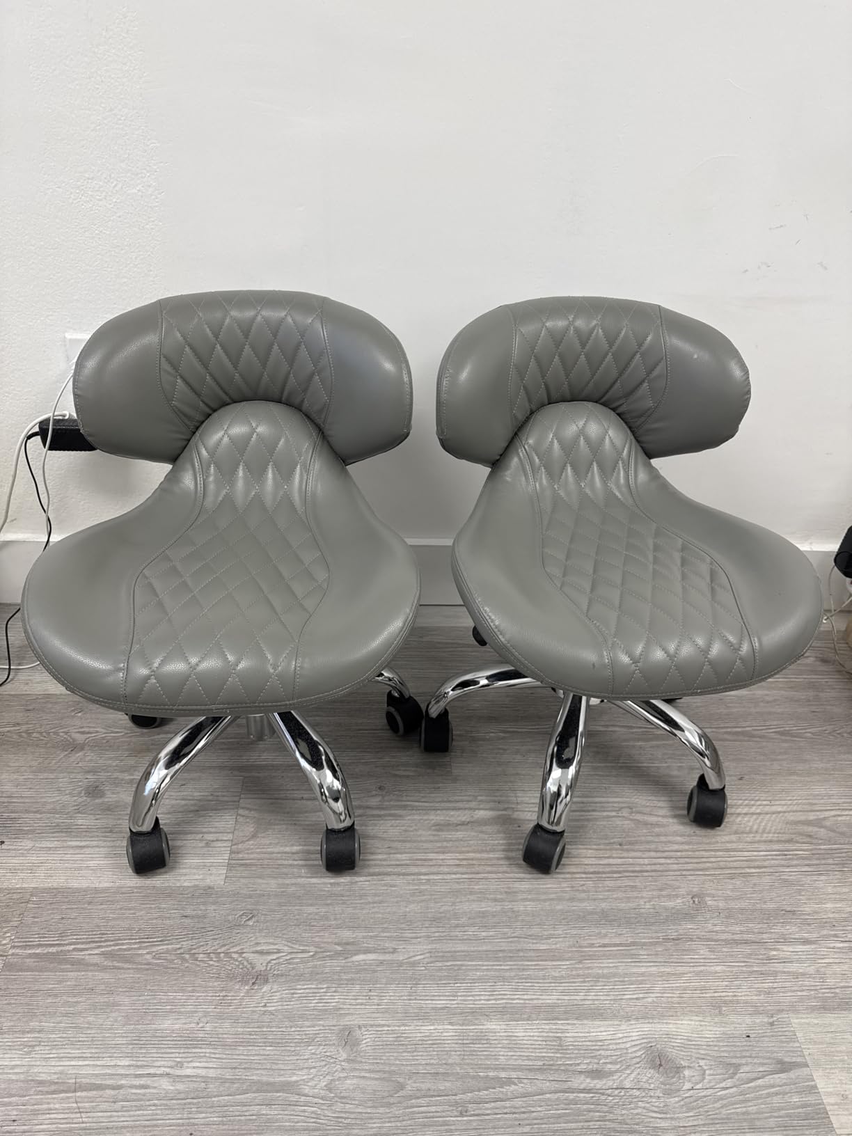 MAYAKOBA SET OF 2 Nail Salon Pedicure Stool UMI Pedicure Chair Short Adjustable Comfort Pneumatic Pump Salon Furniture & Equipment BLACK customer photo 1