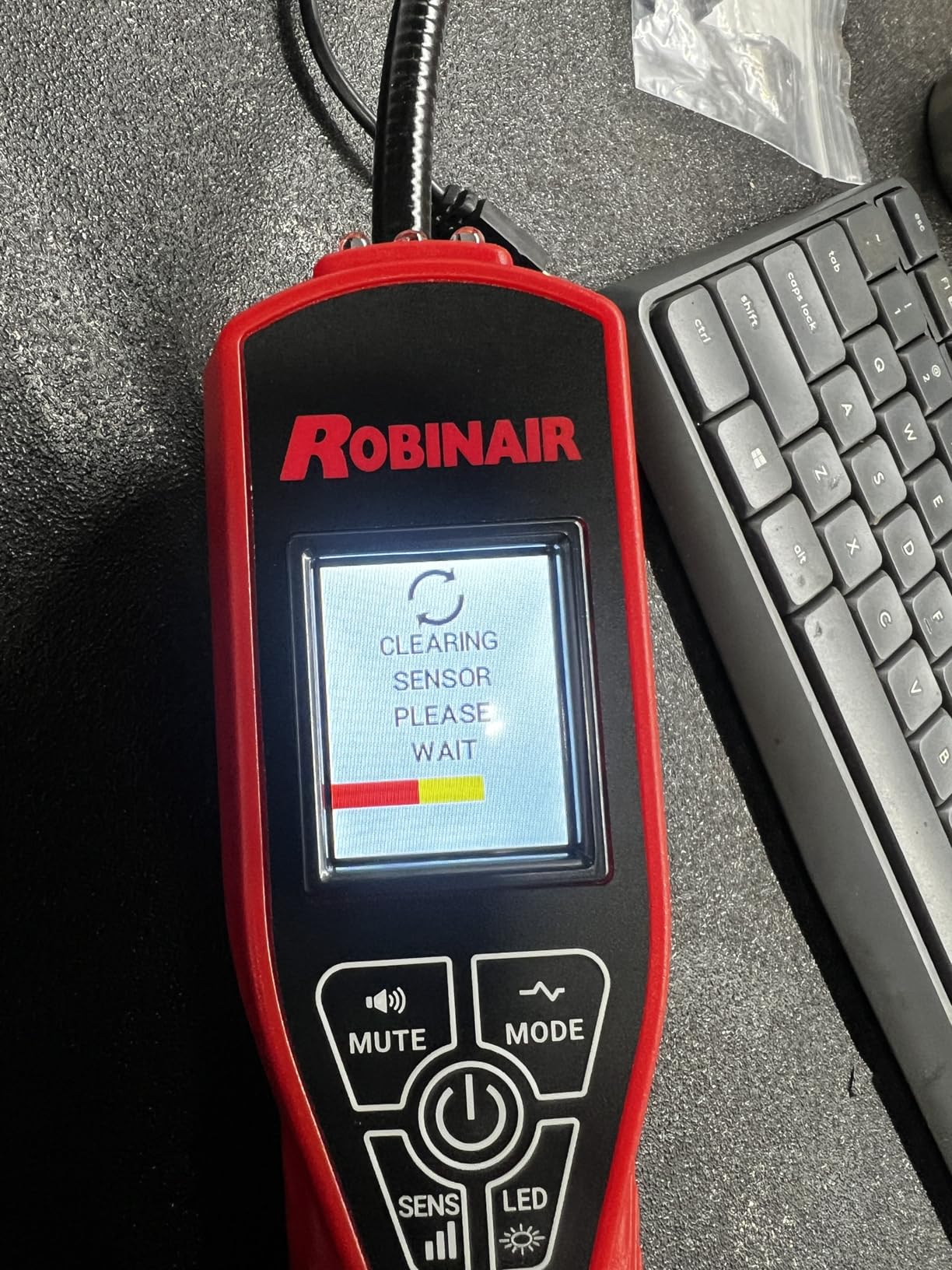Robinair LD7 Premium Refrigerant Leak Detector, Red customer photo 1